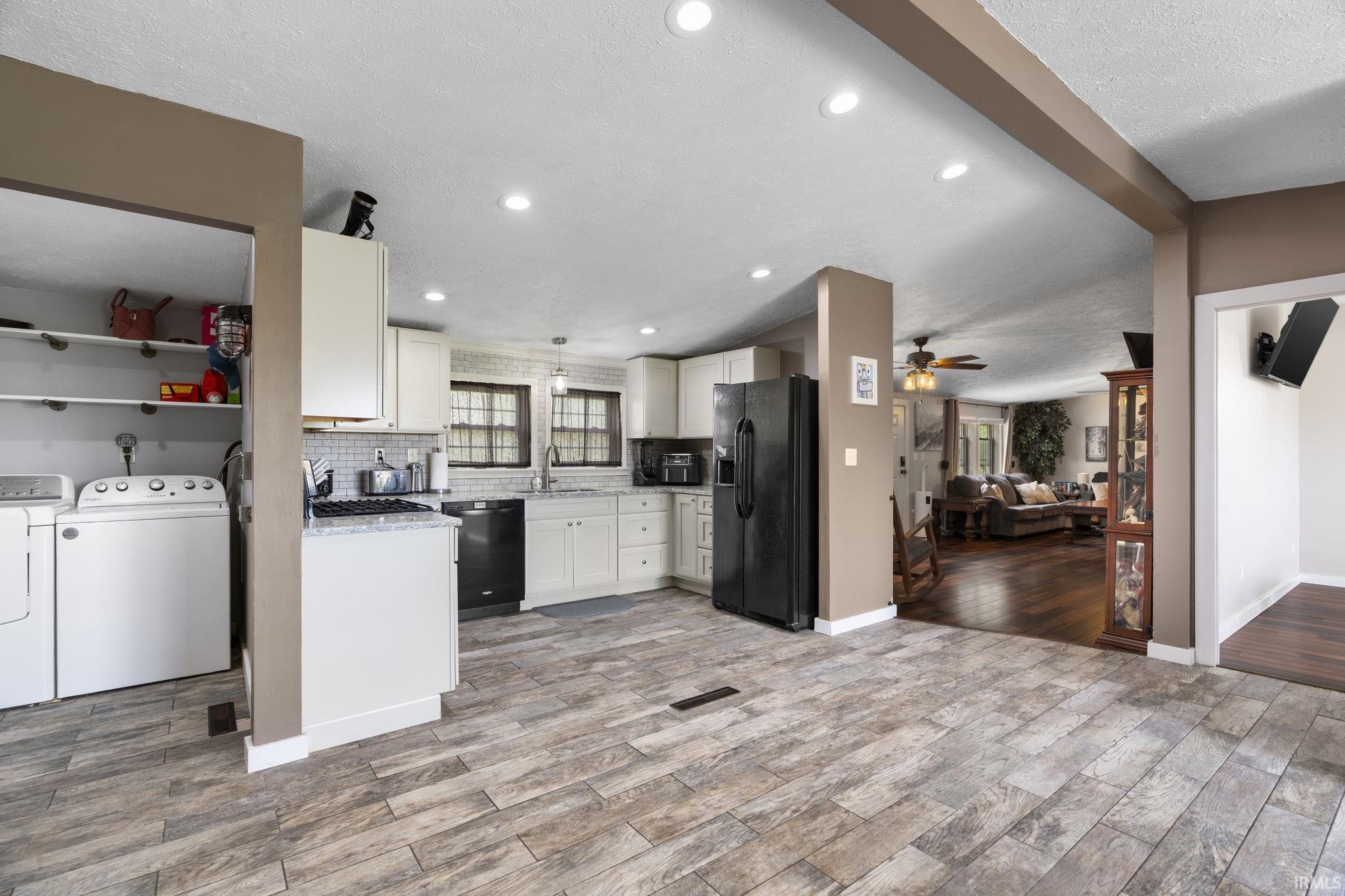 4274 N Raccoon Circle