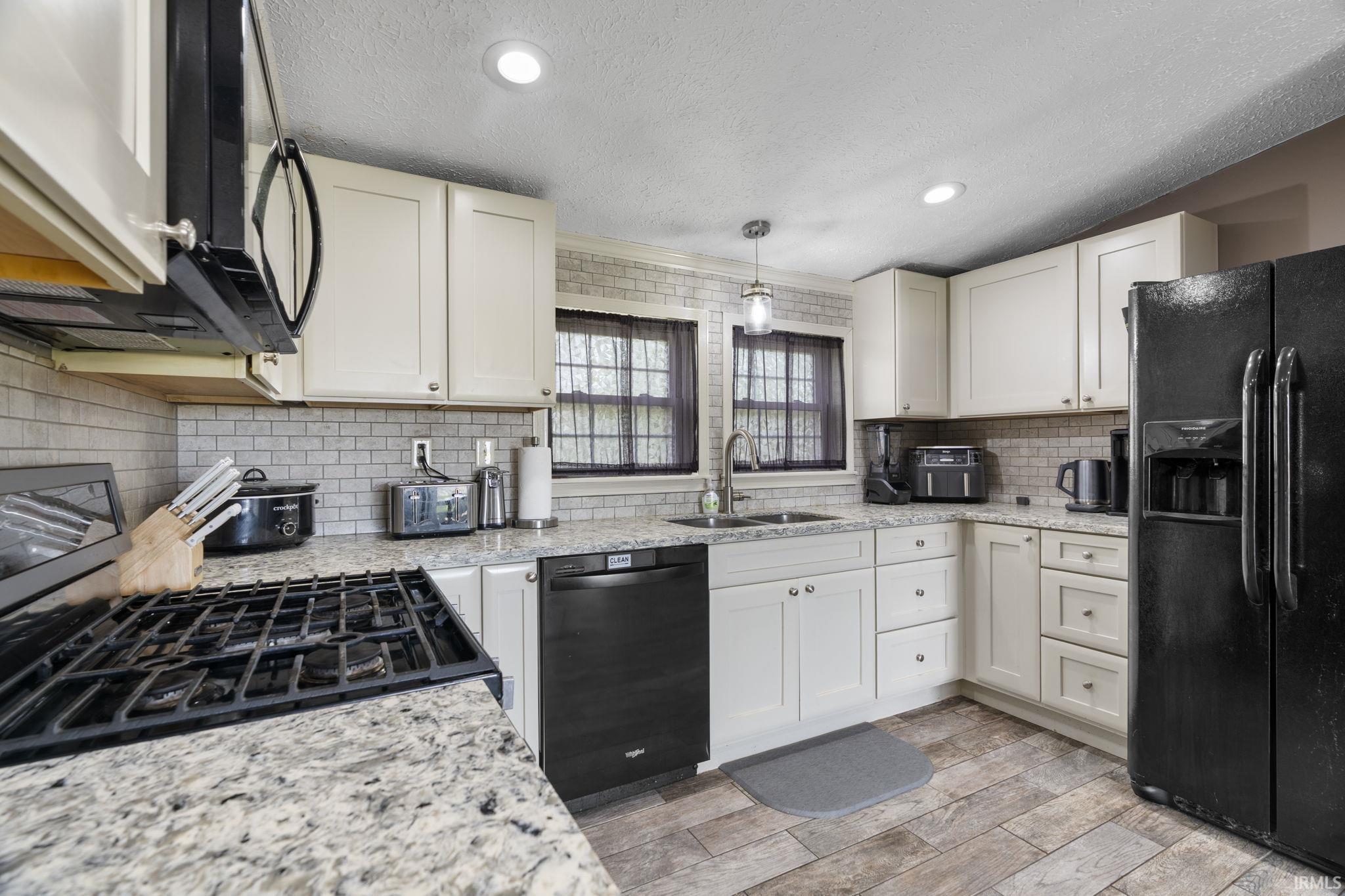 4274 N Raccoon Circle