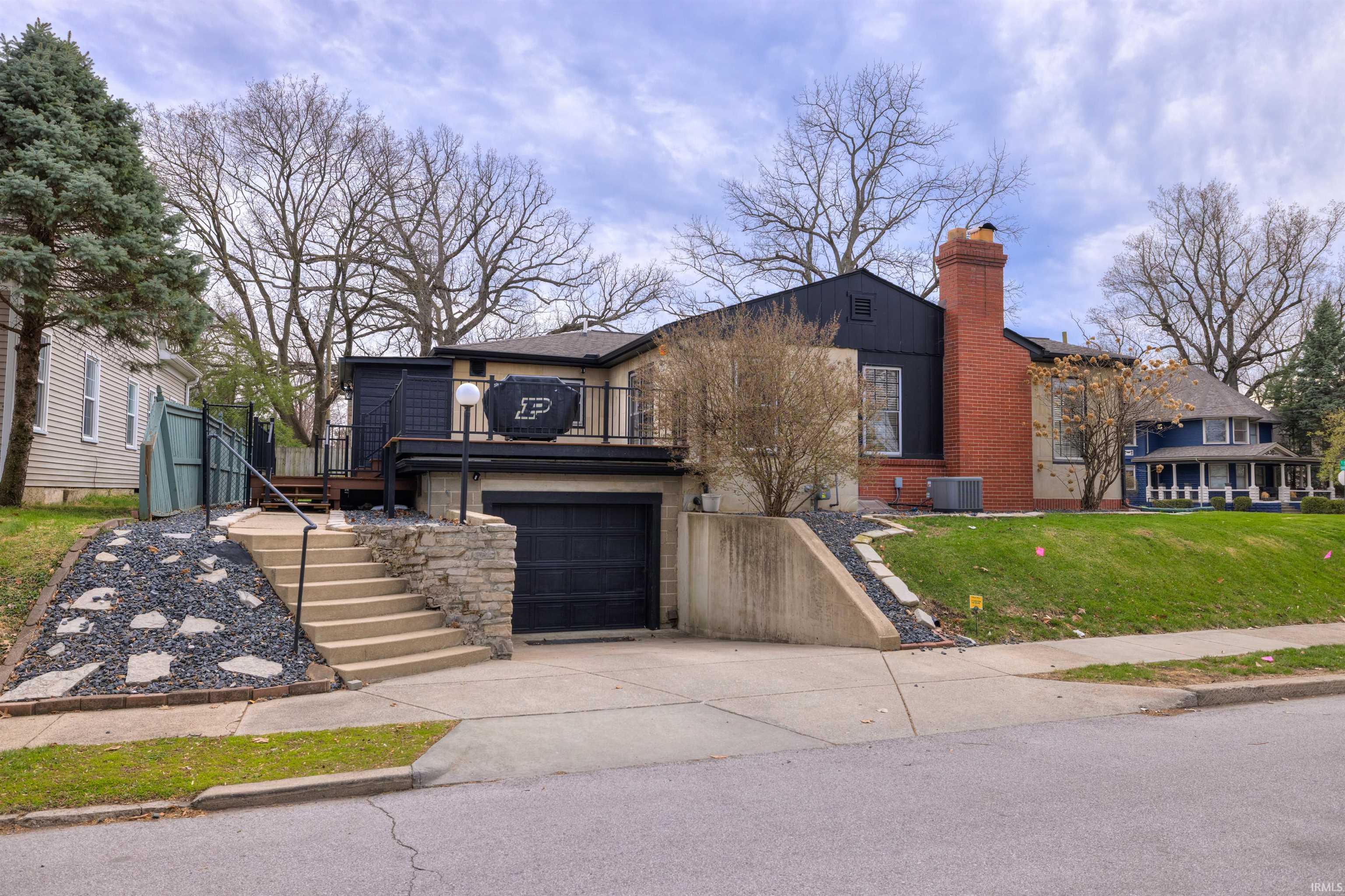 1101 S 9th Street