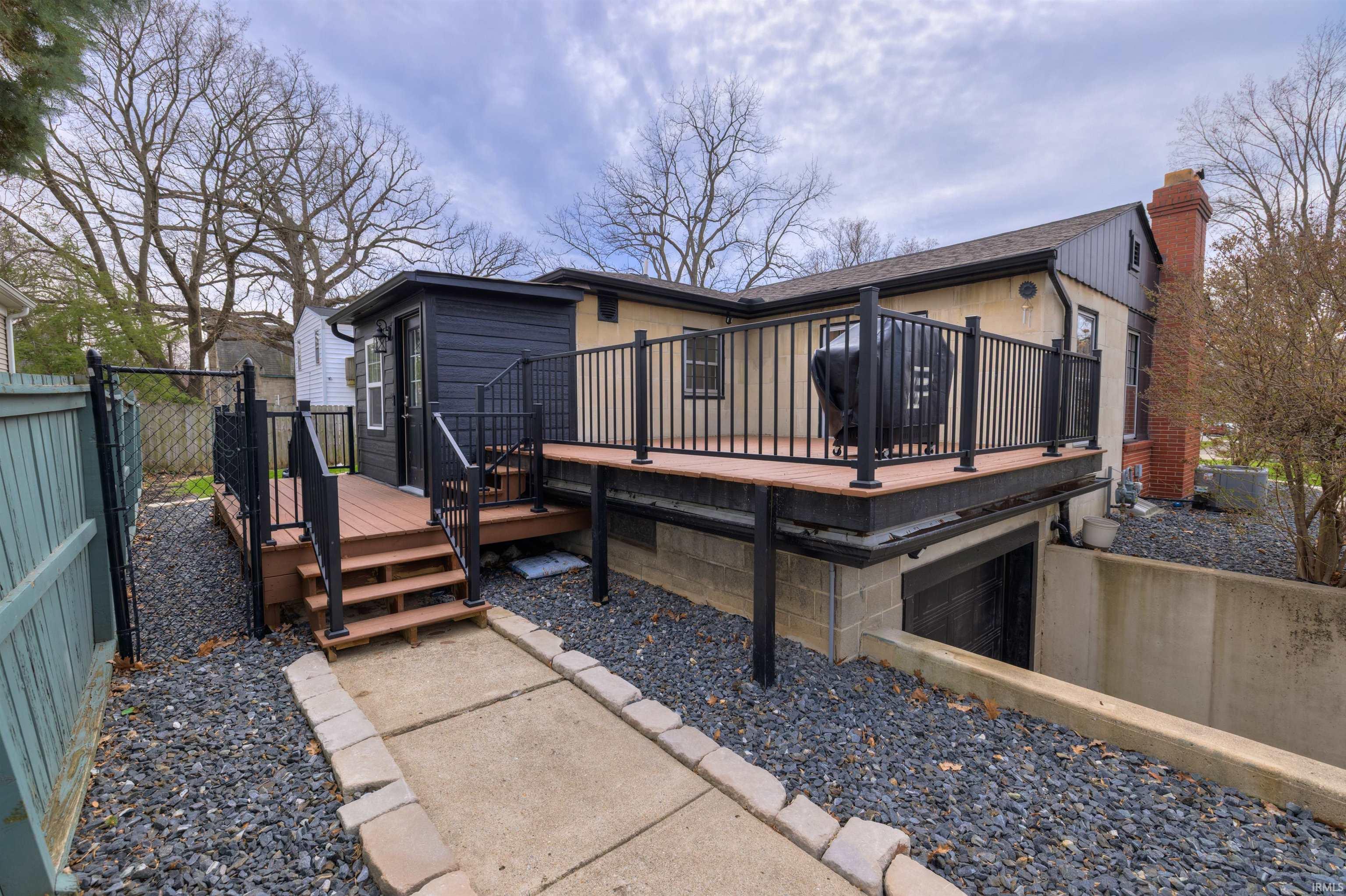 1101 S 9th Street