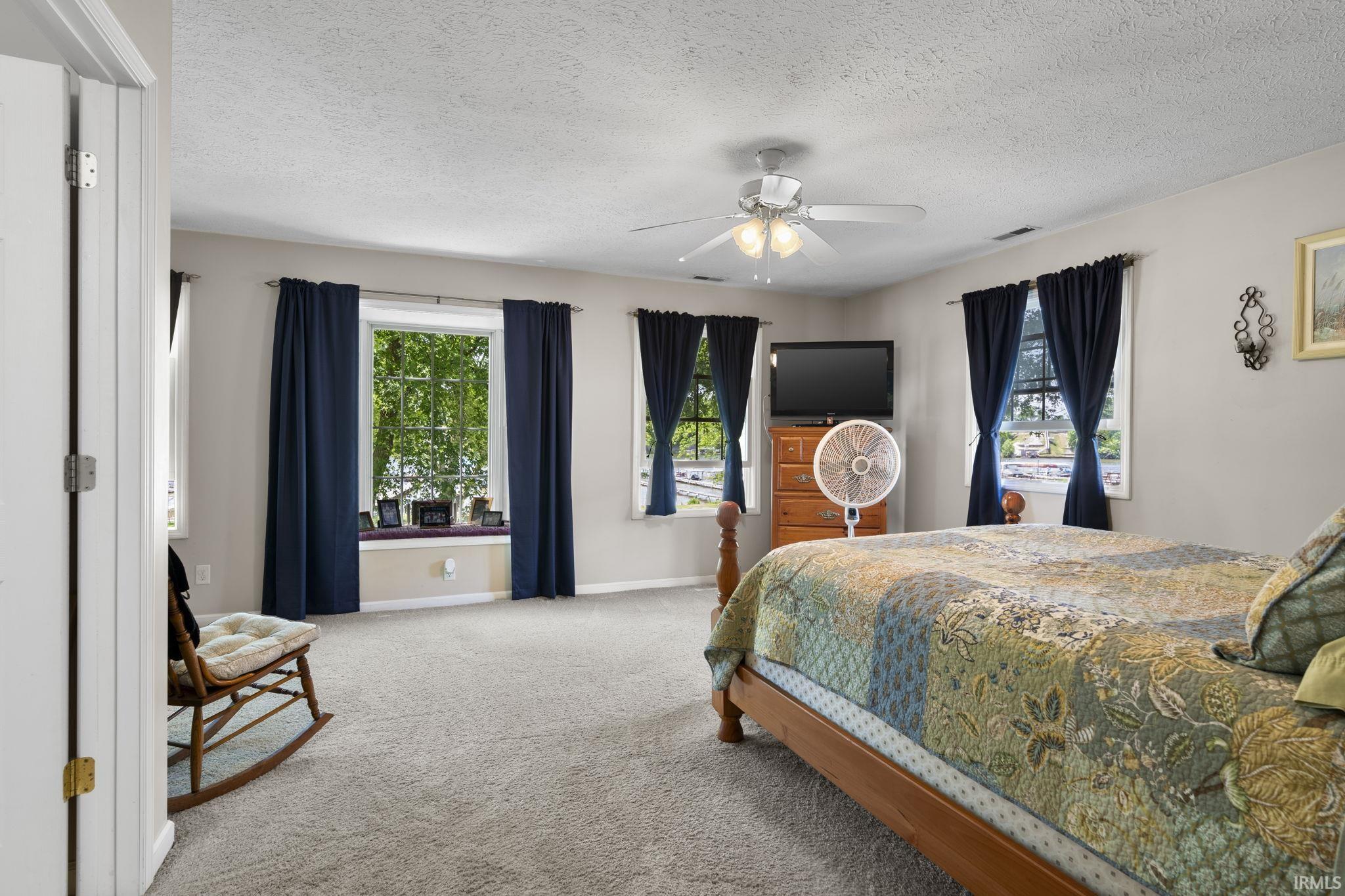 12135 N Upper Lake Shore