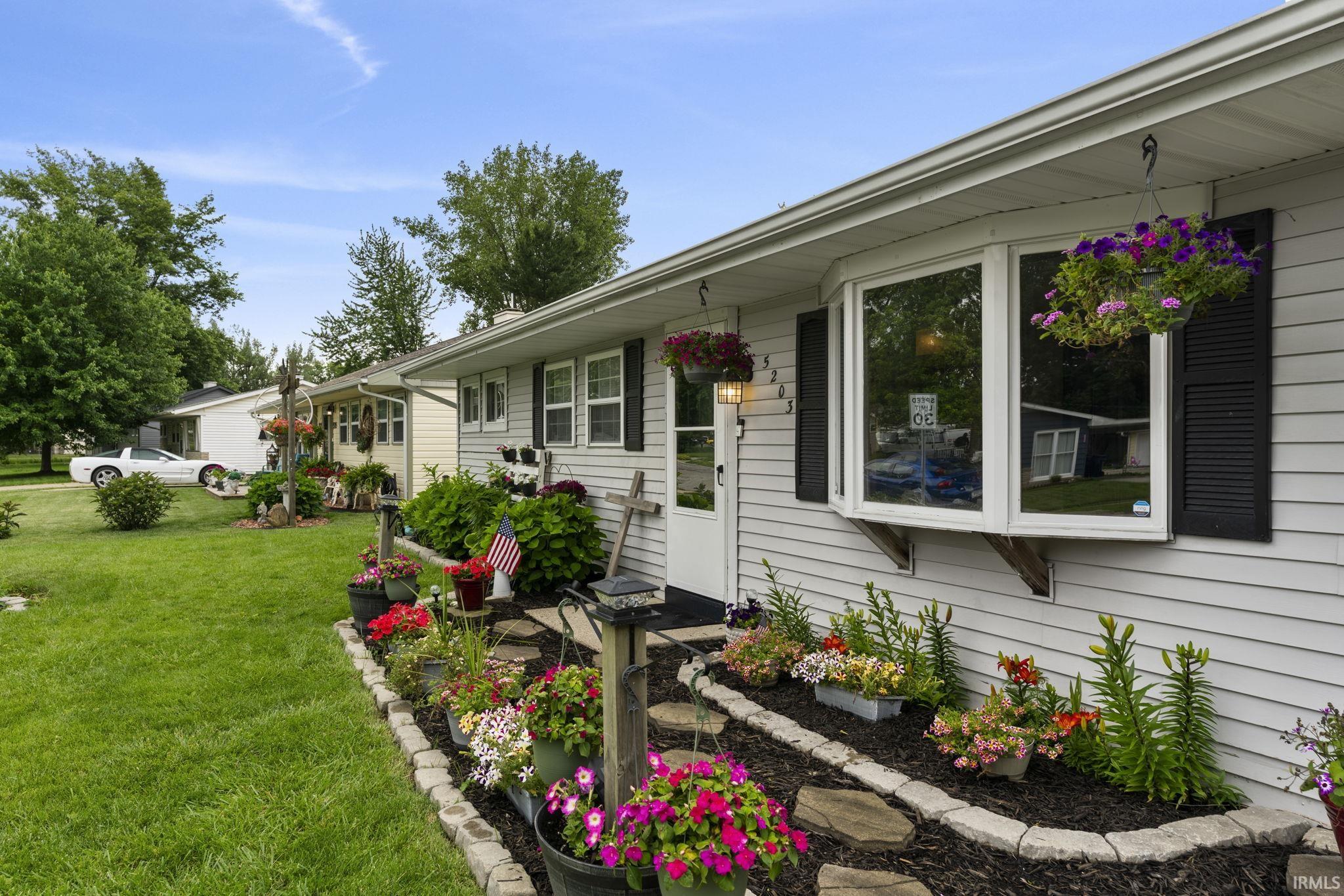 5203 Algonquin Trail