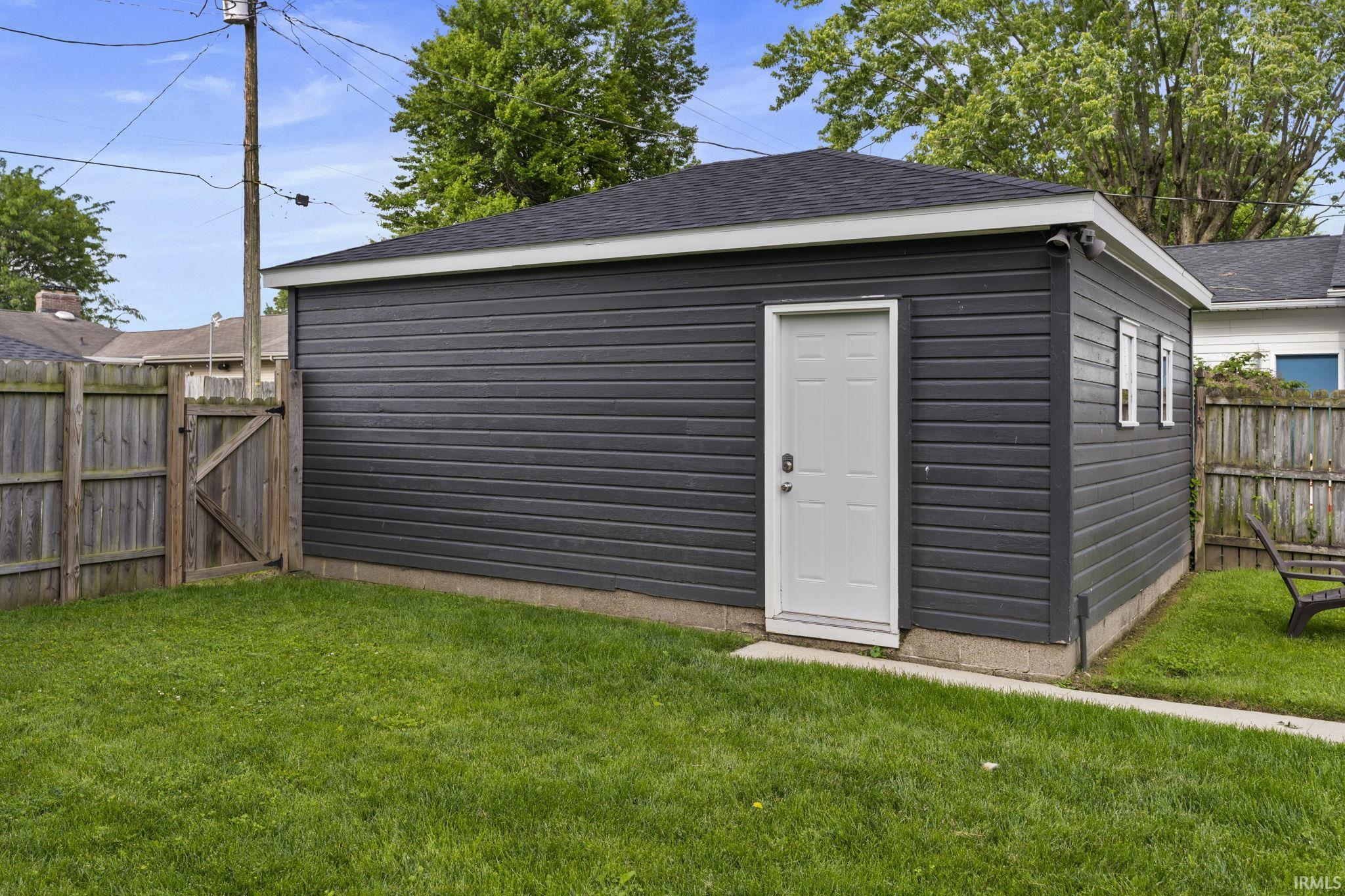 1203 E SOUTH Street