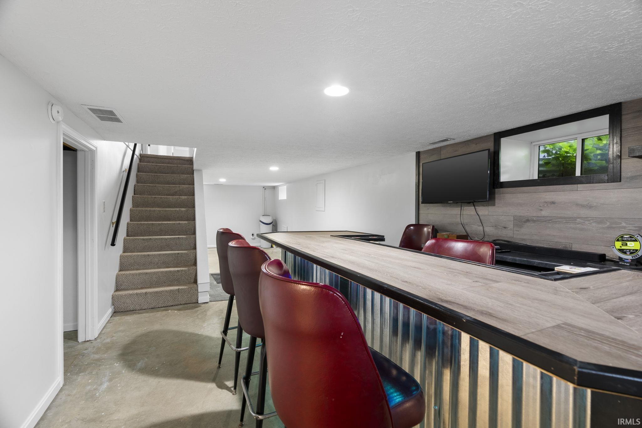 1203 E SOUTH Street
