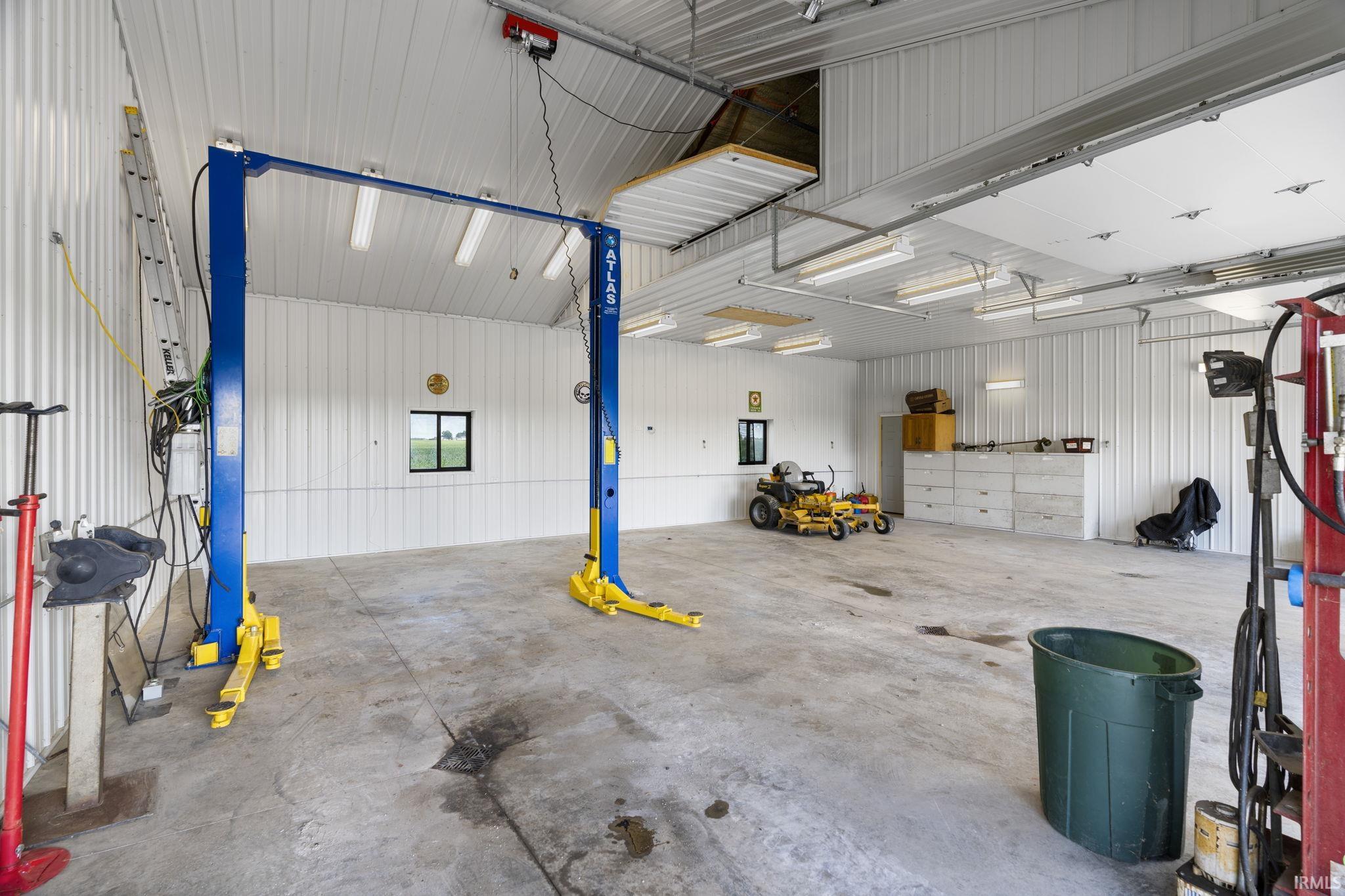 6253 N County Rd 300 W Road