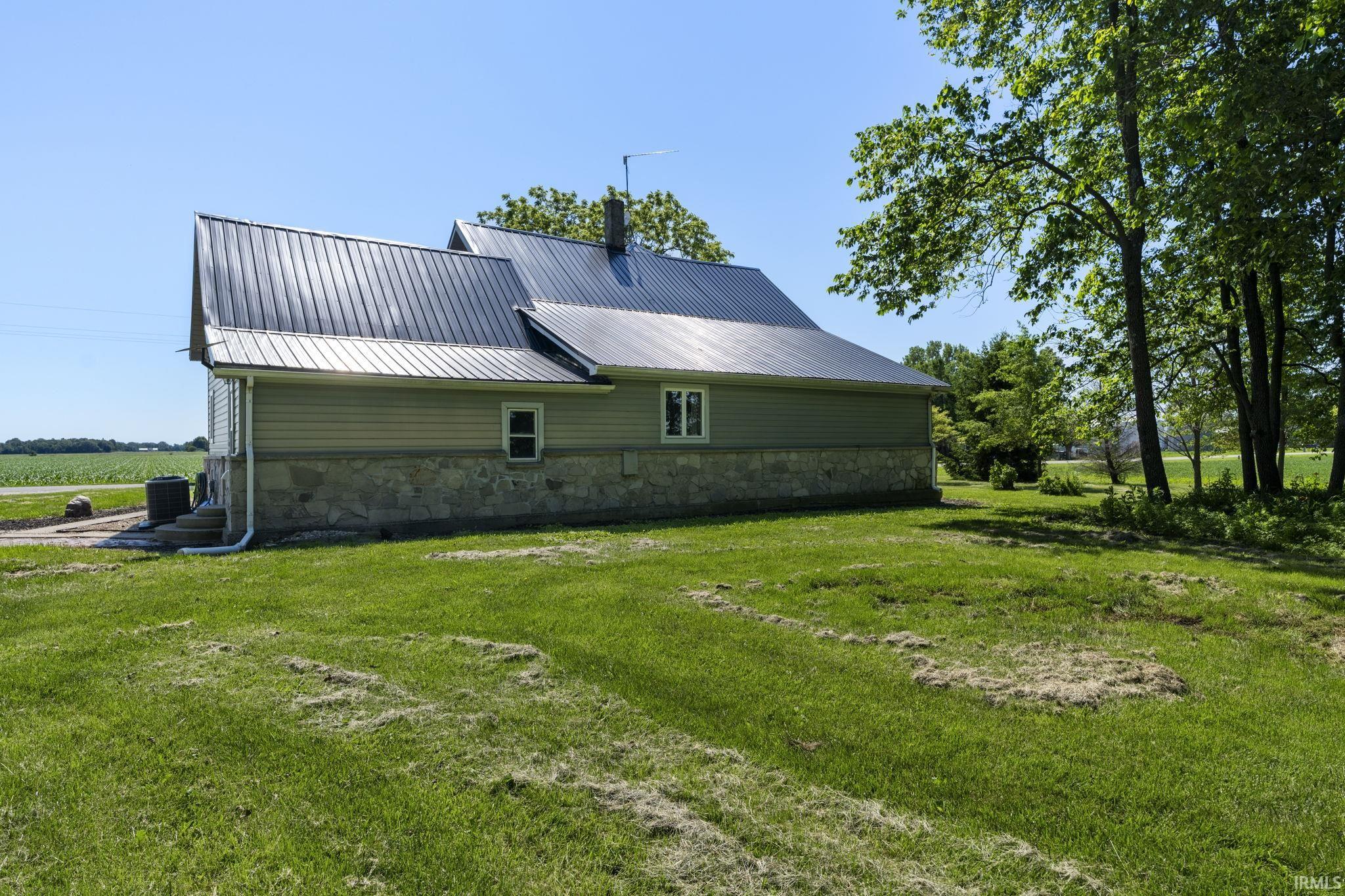 2144 S County Rd 1300 E