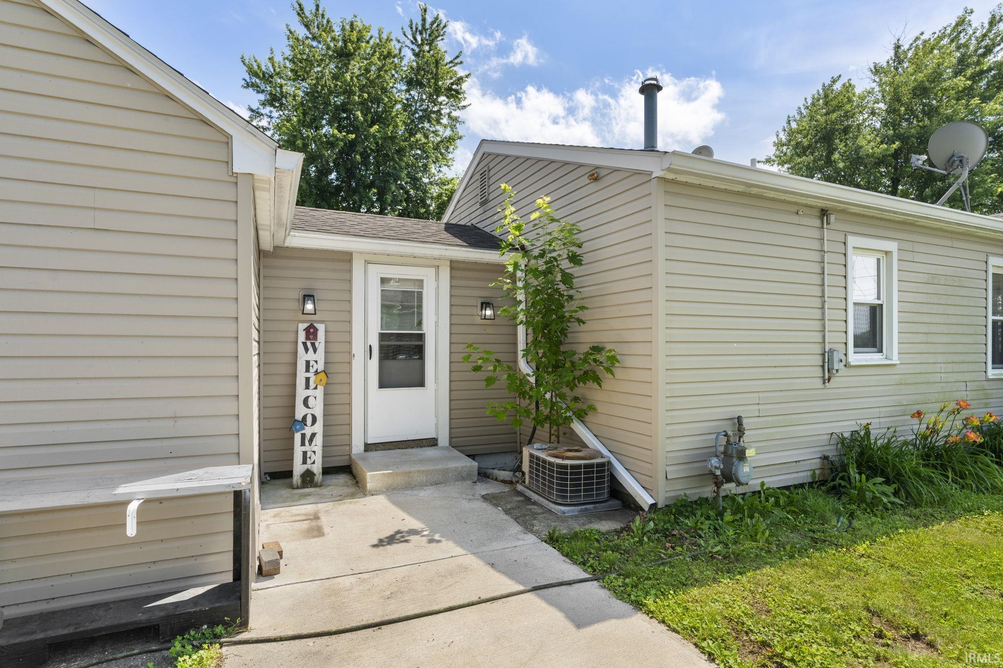 4617 N 750 E