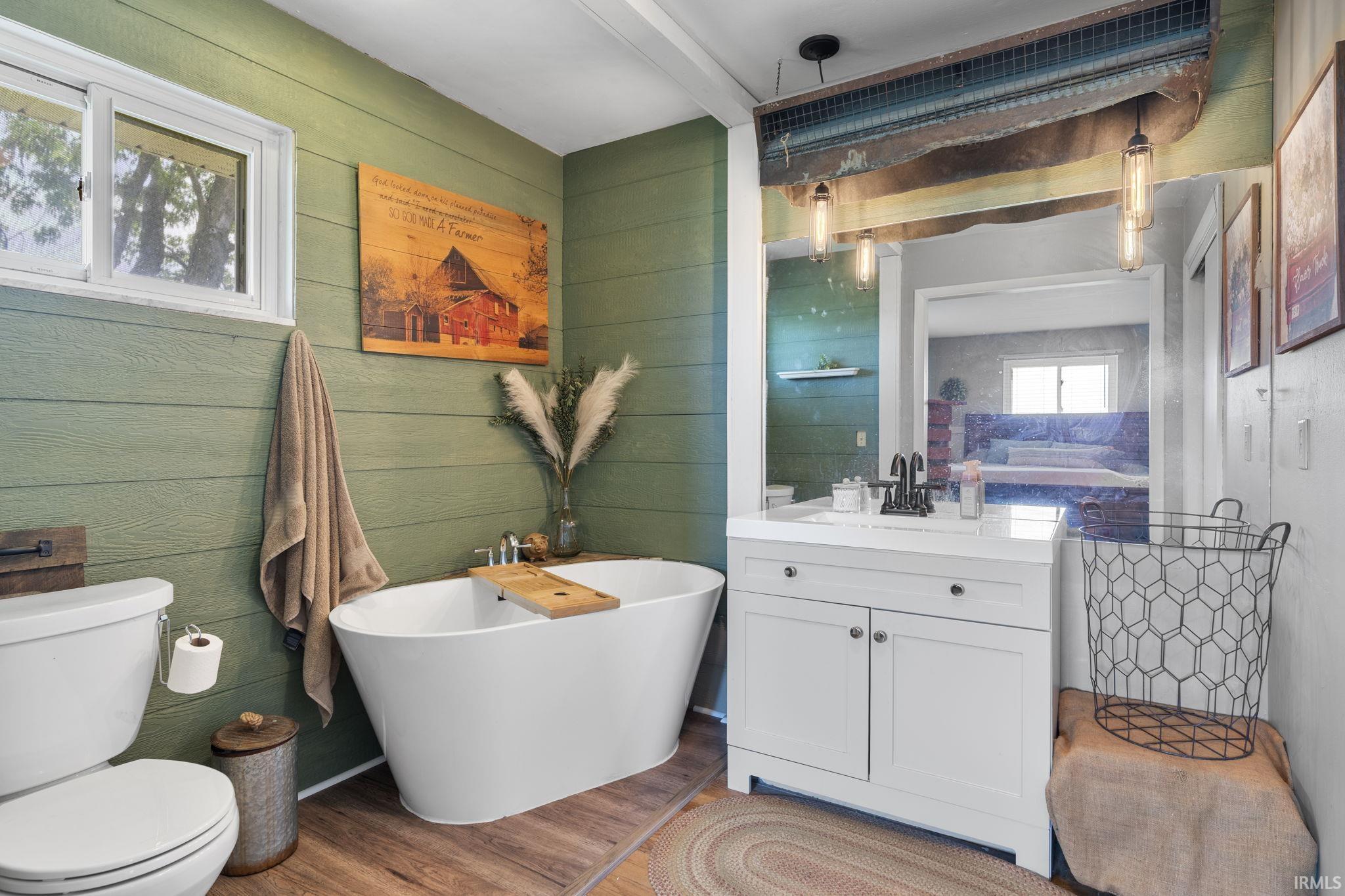 12978 E 700 N