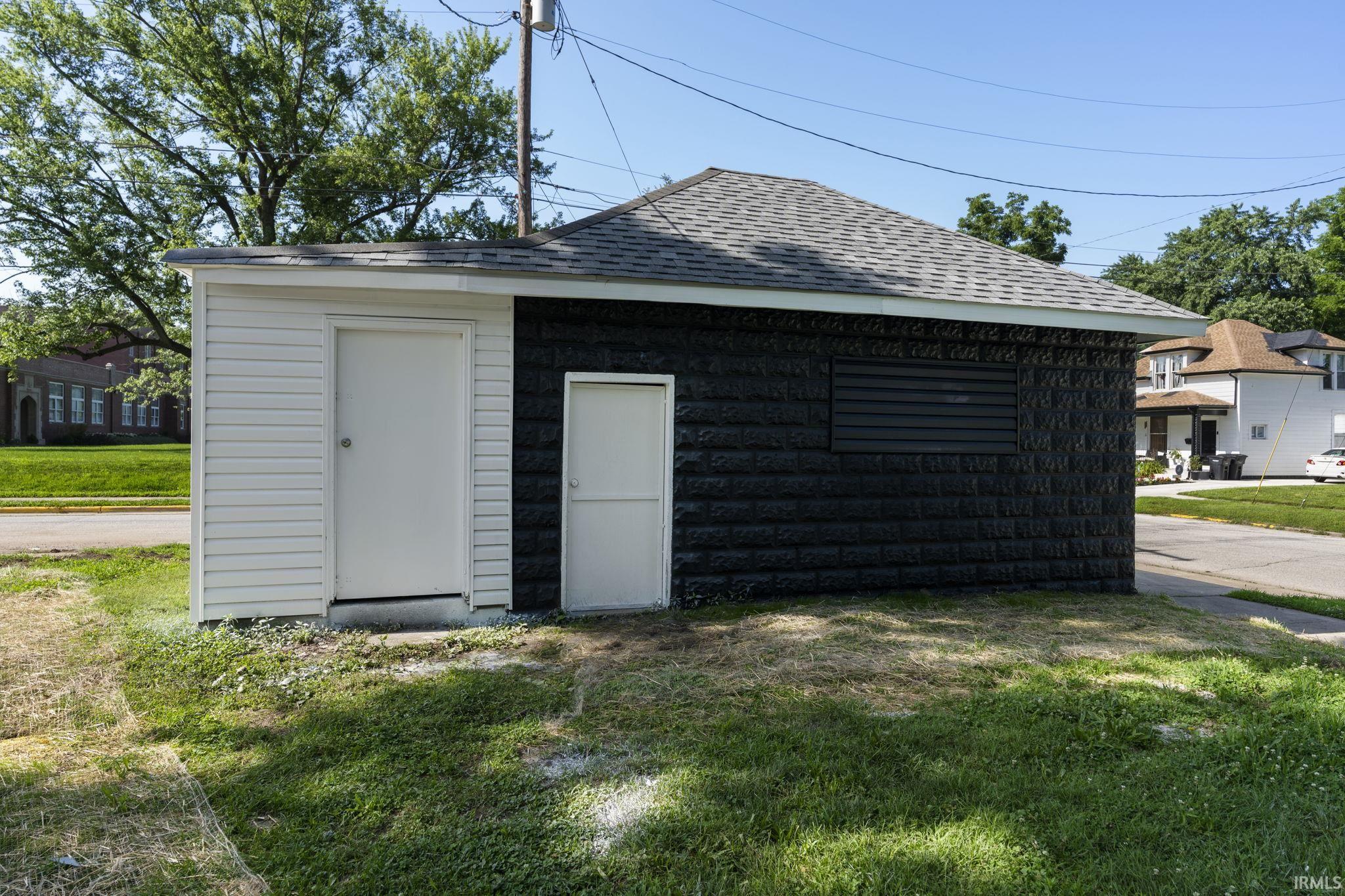 2001 Schuyler Avenue