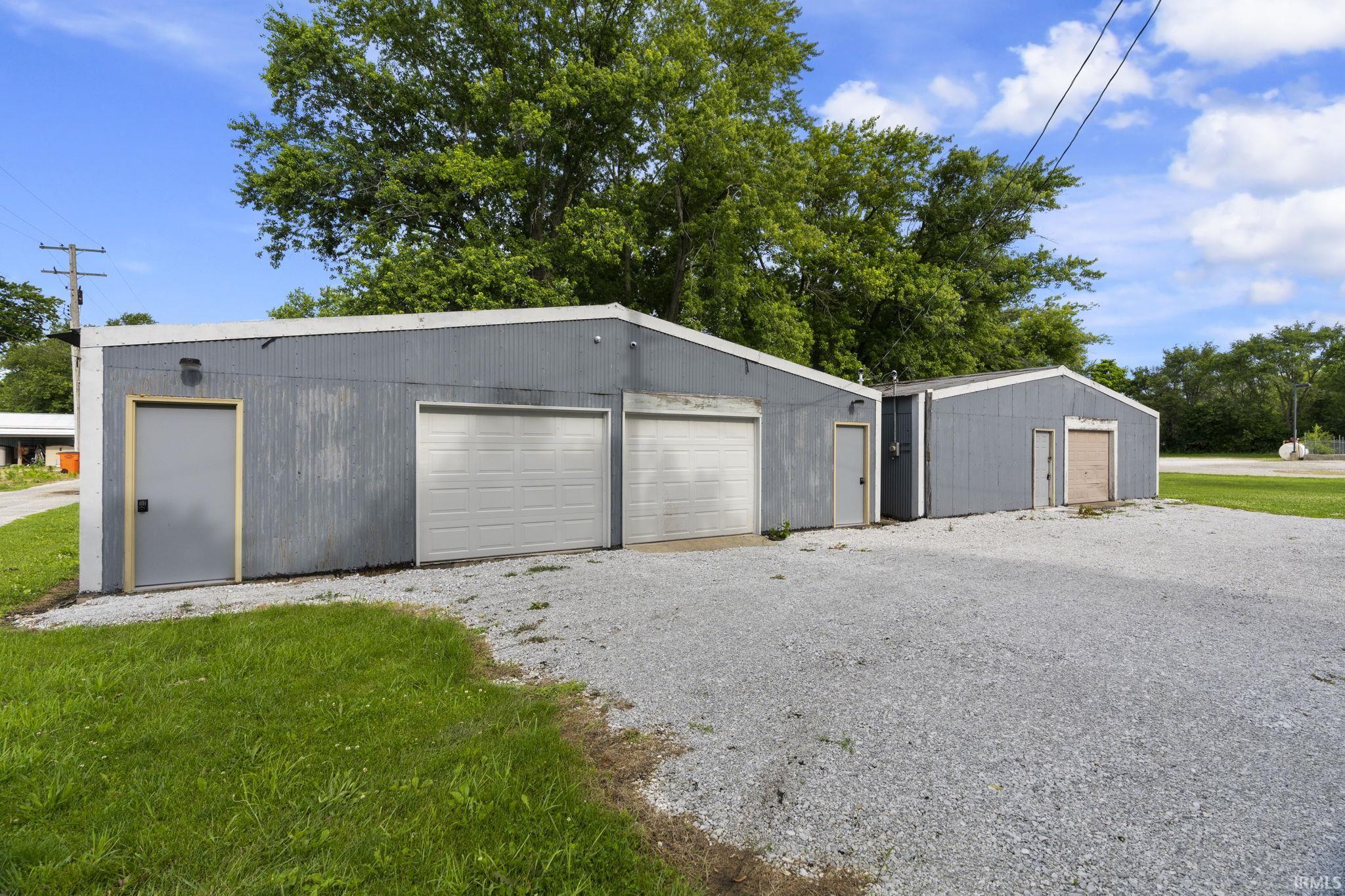 457 W Foster Street