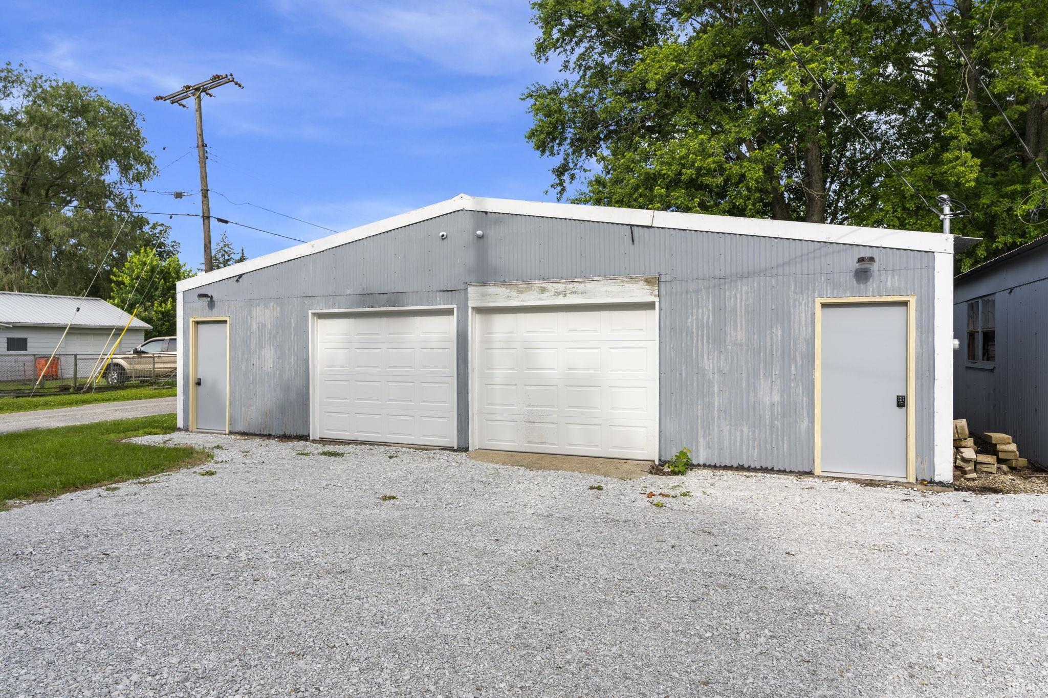 457 W Foster Street