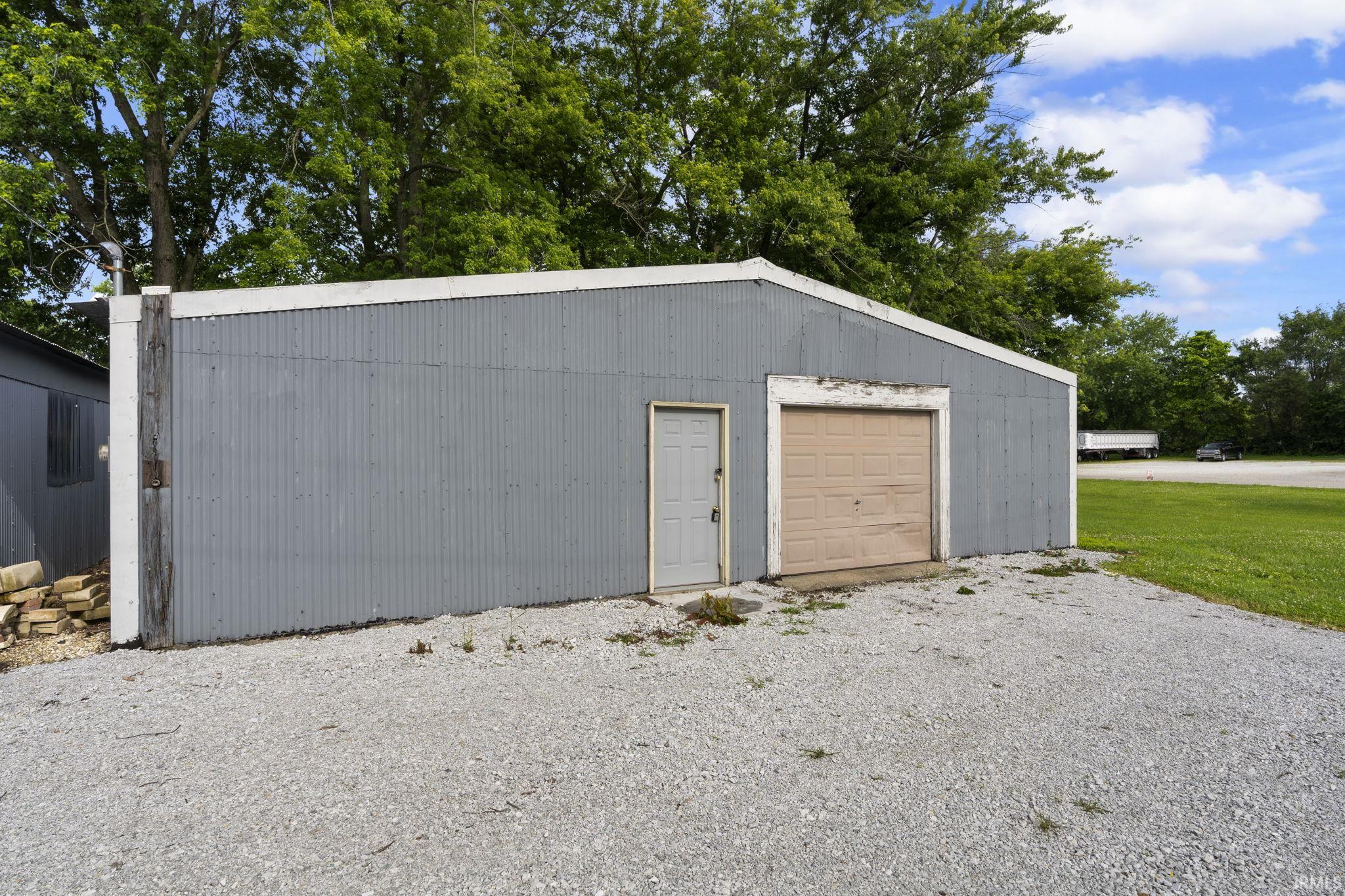 457 W Foster Street