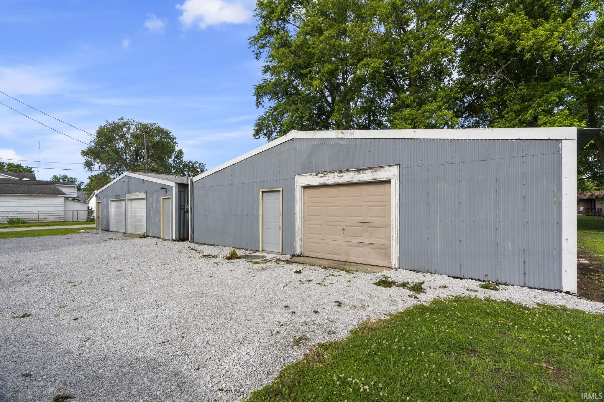 457 W Foster Street