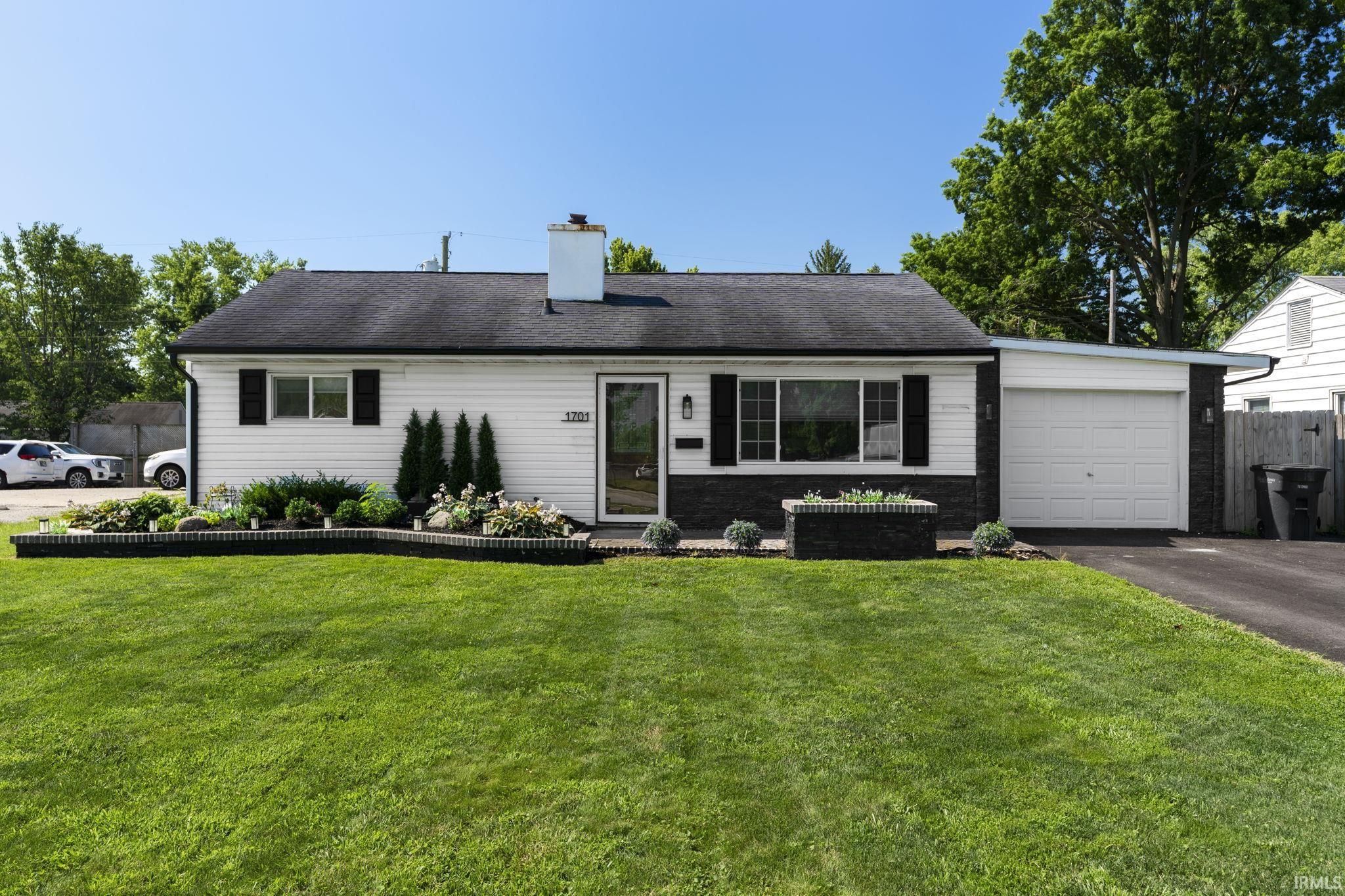 1701 Teal Road