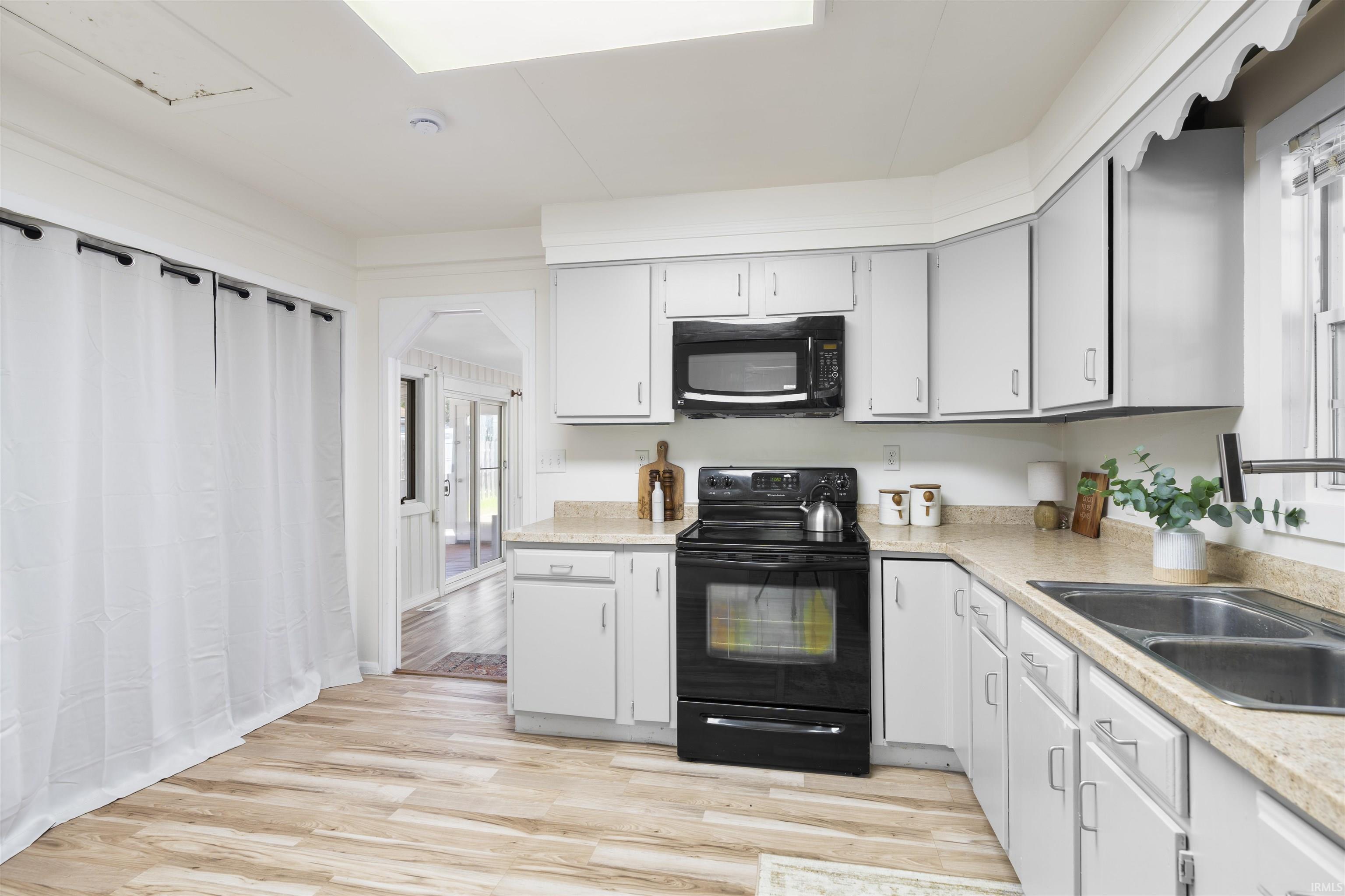 2421 Edgelea Drive