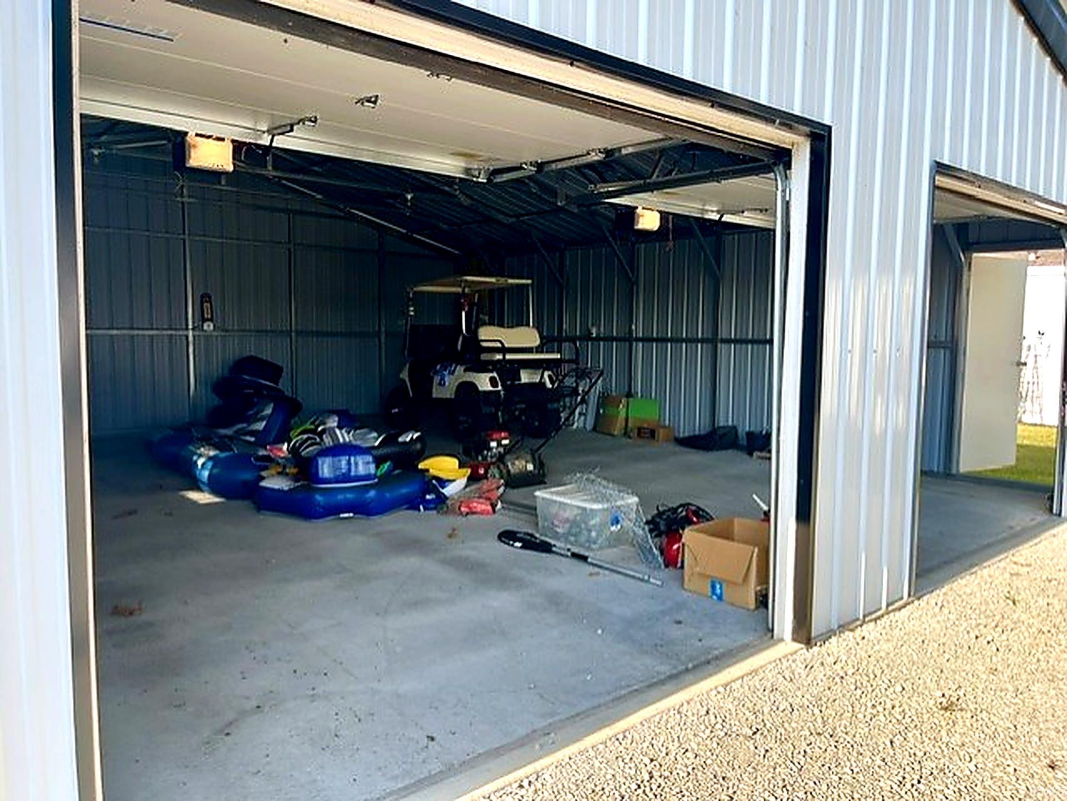 6843 N 1225 W