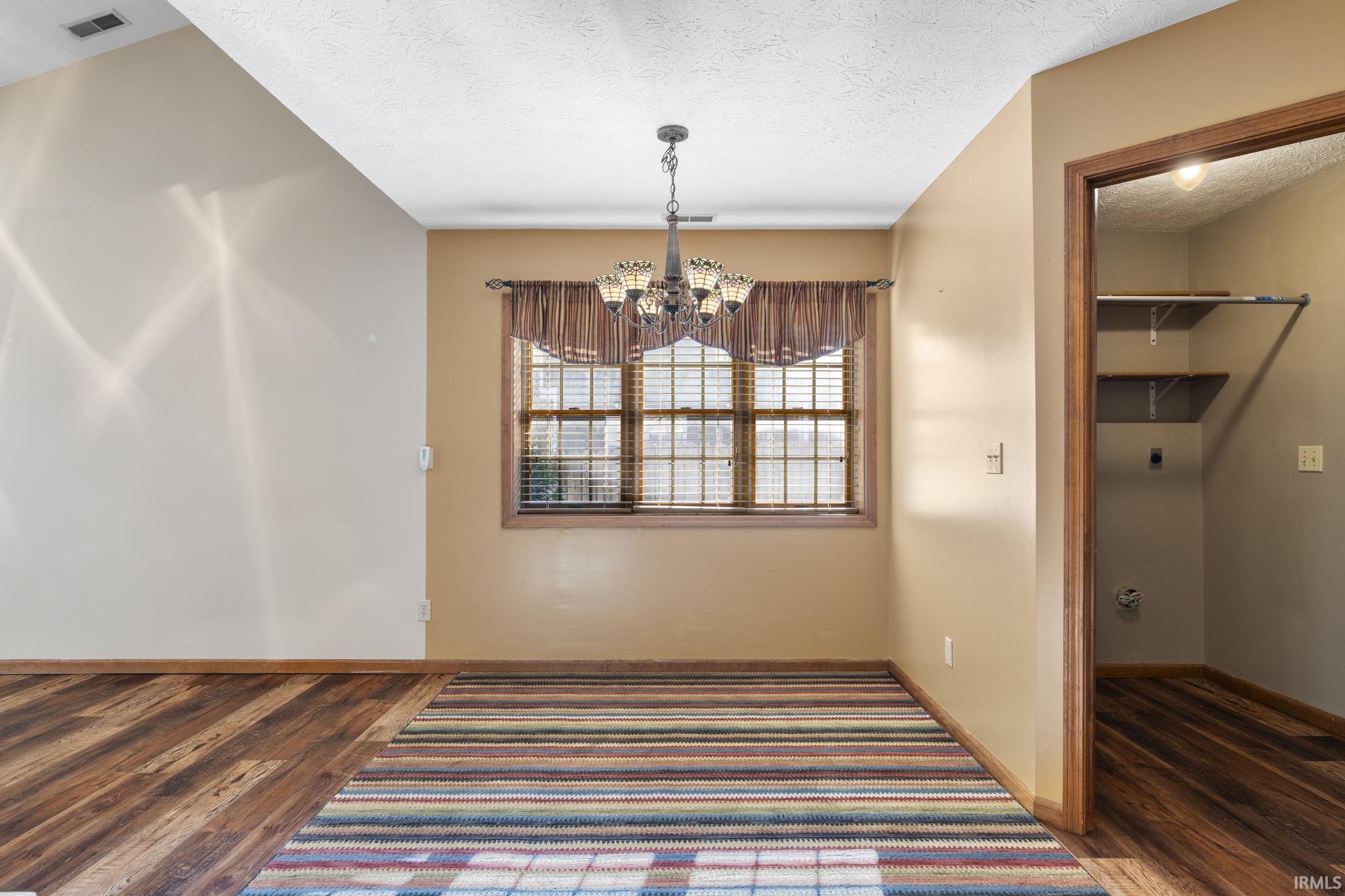 710 Bur Oak W Court