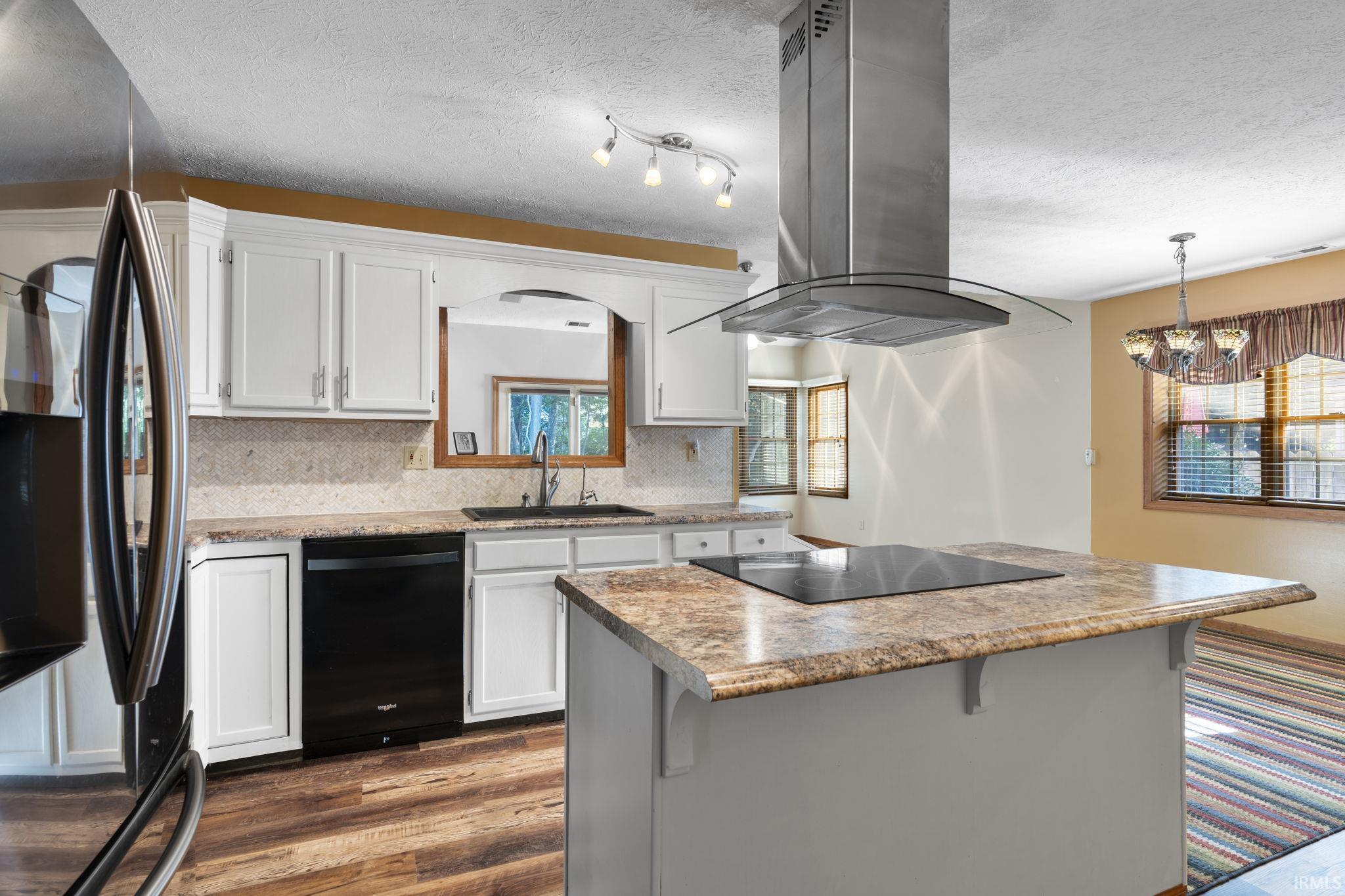 710 Bur Oak W Court