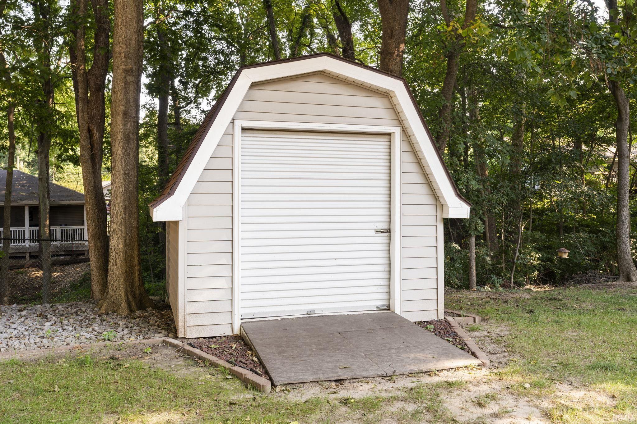 710 Bur Oak W Court