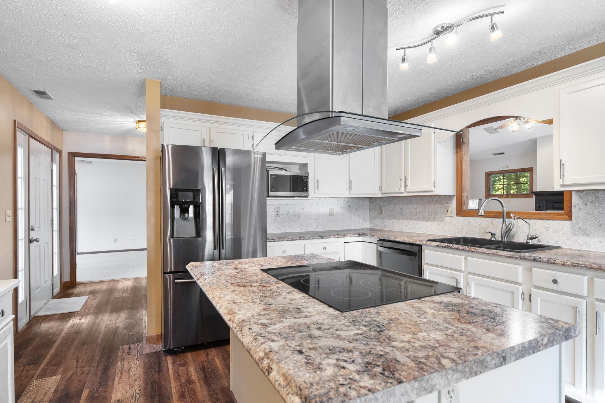 710 Bur Oak W Court