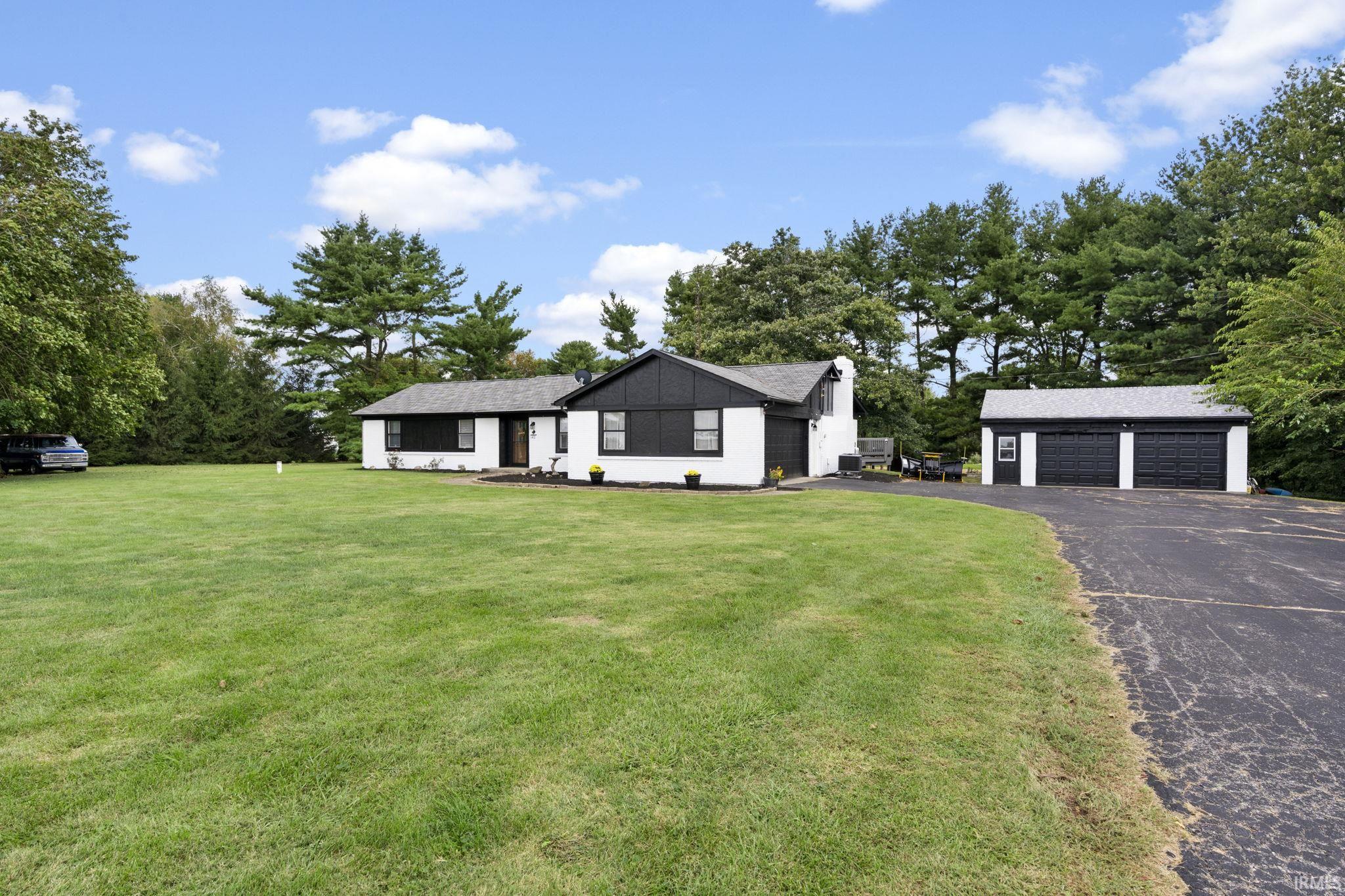 1432 S County Road 200 W
