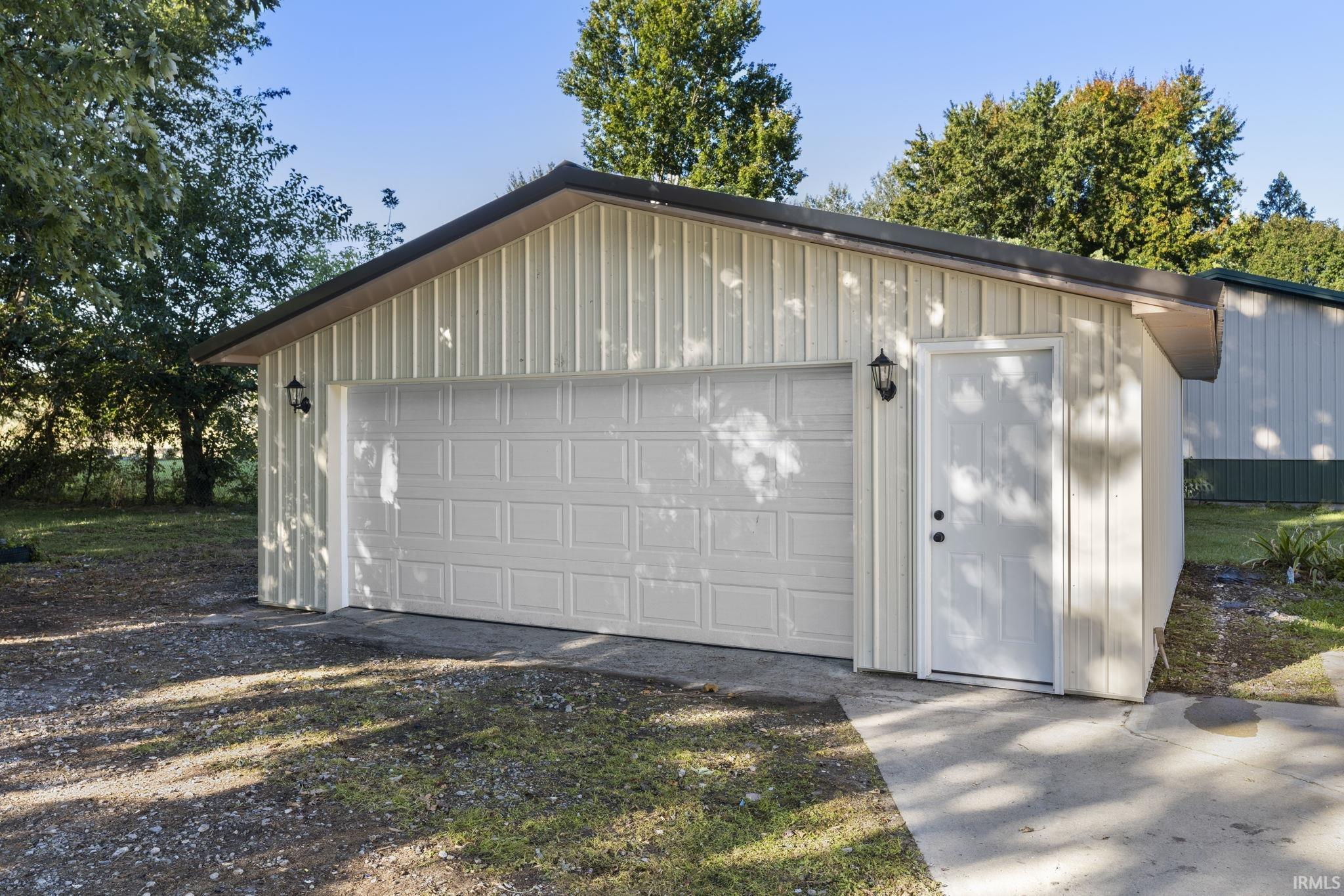 9193 E County Road 600