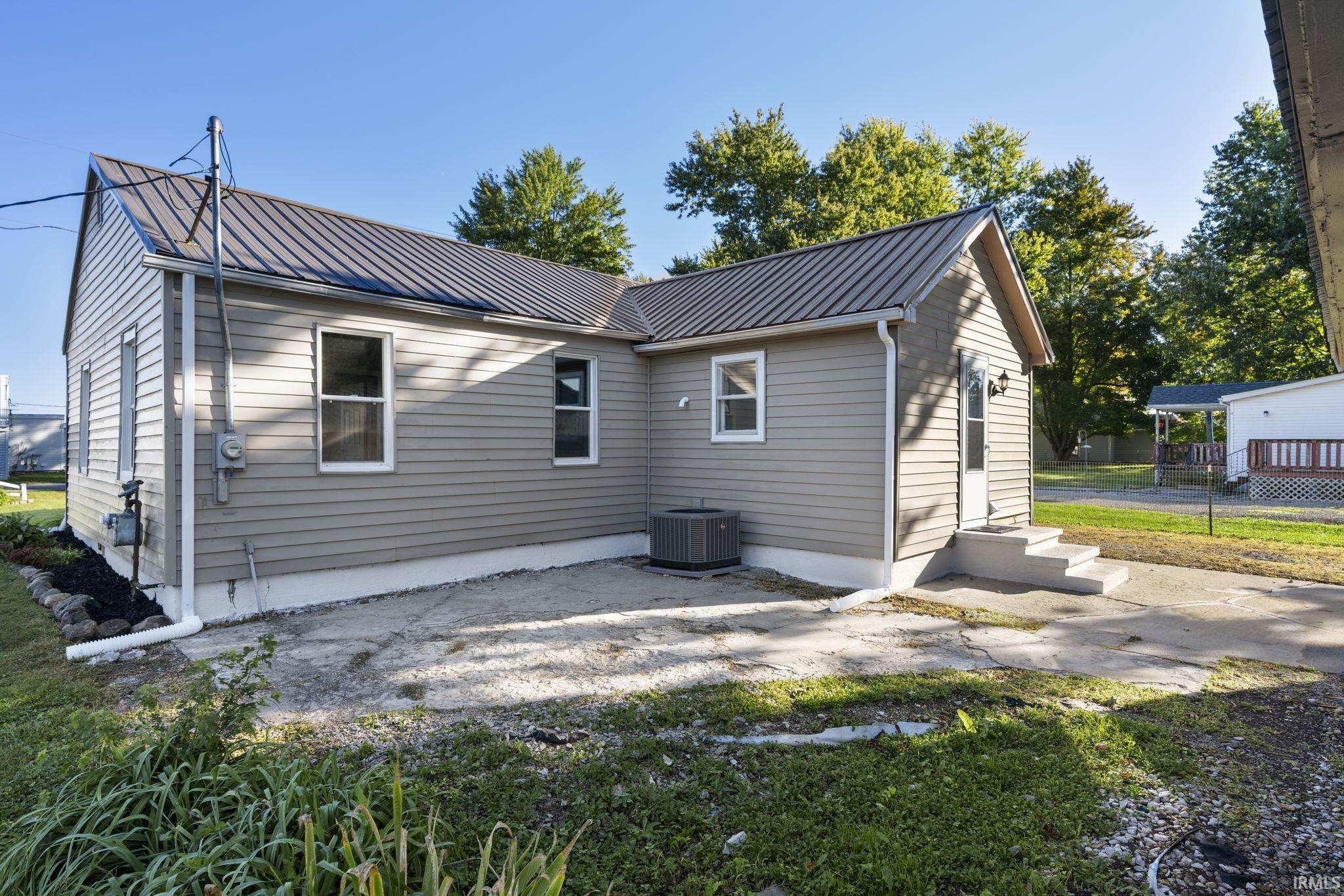 9193 E County Road 600