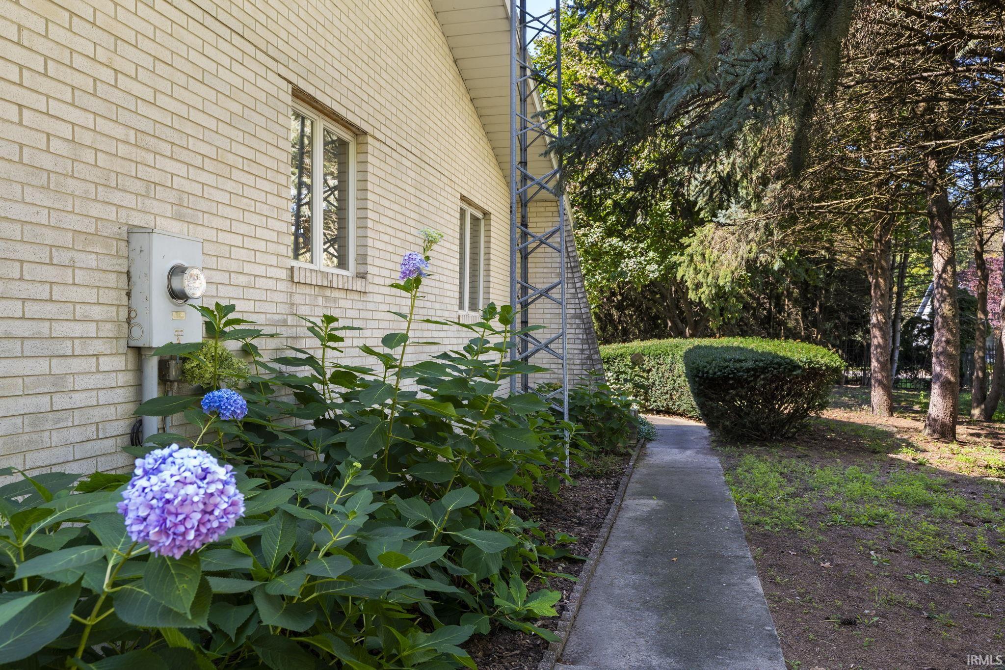 8402 Timber Lane