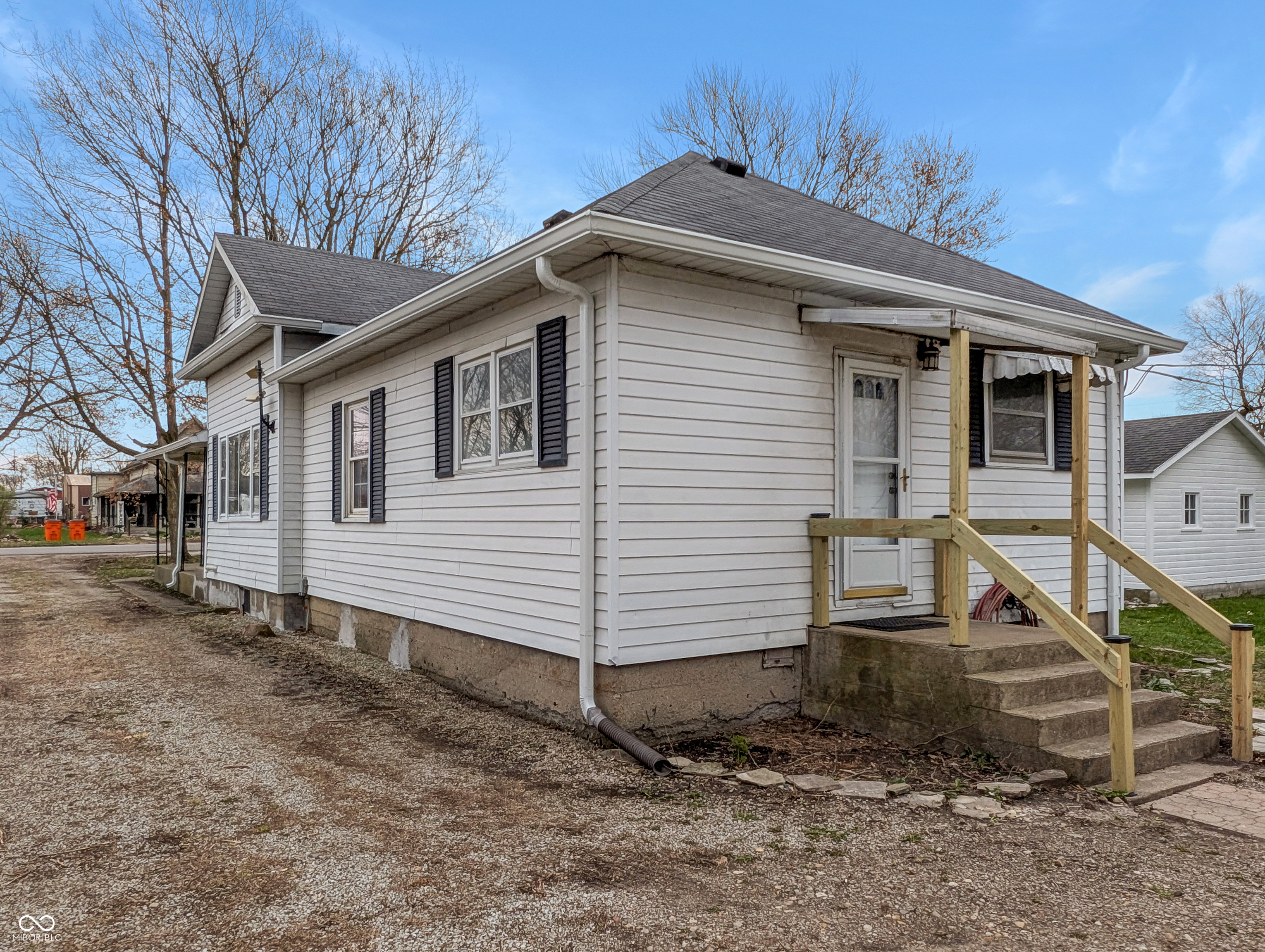 5854 N County Road 930 E
