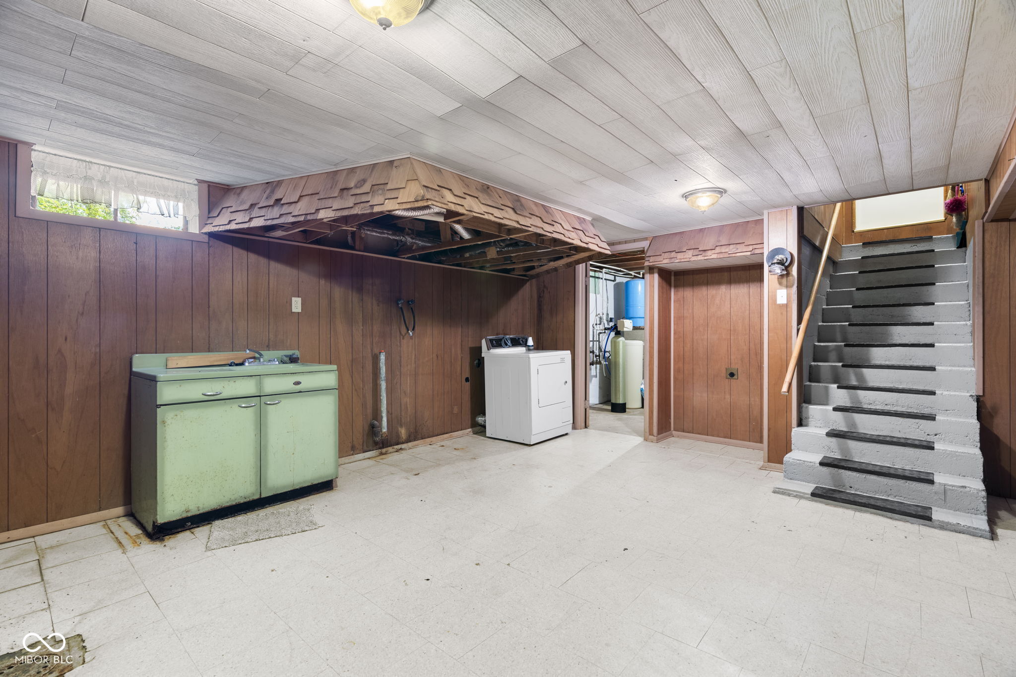 602 Macy Drive