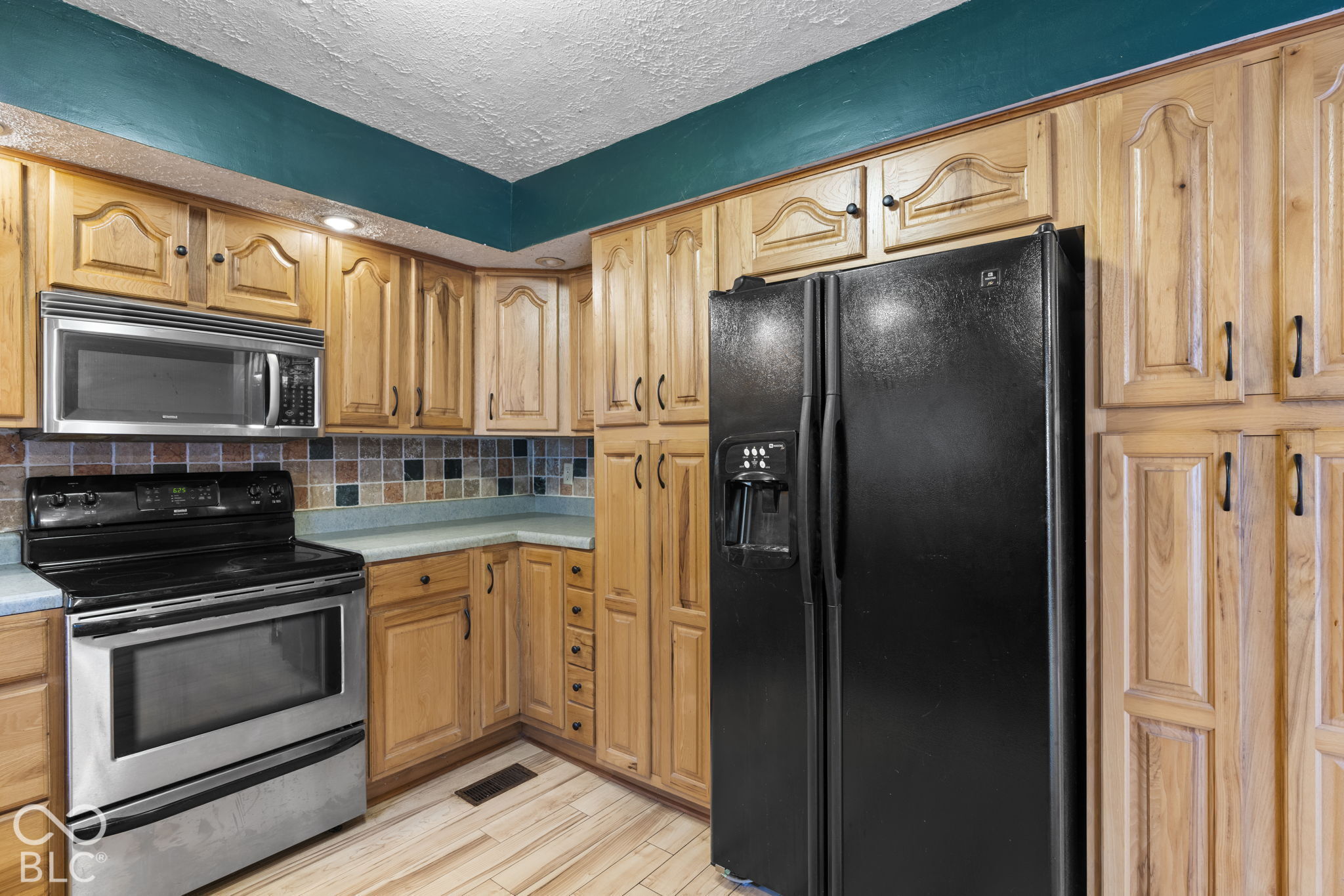 9440 Morrison