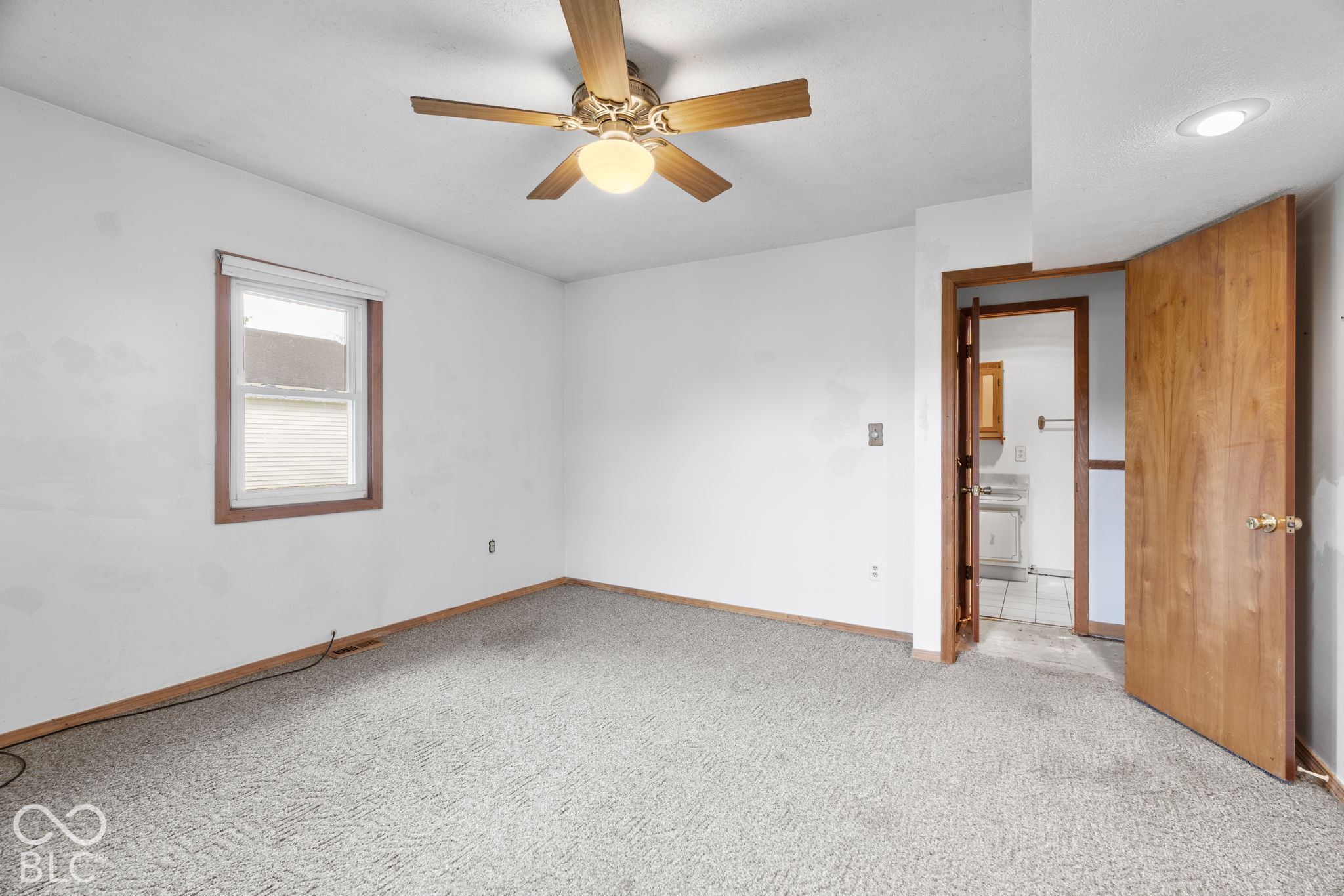 9440 Morrison