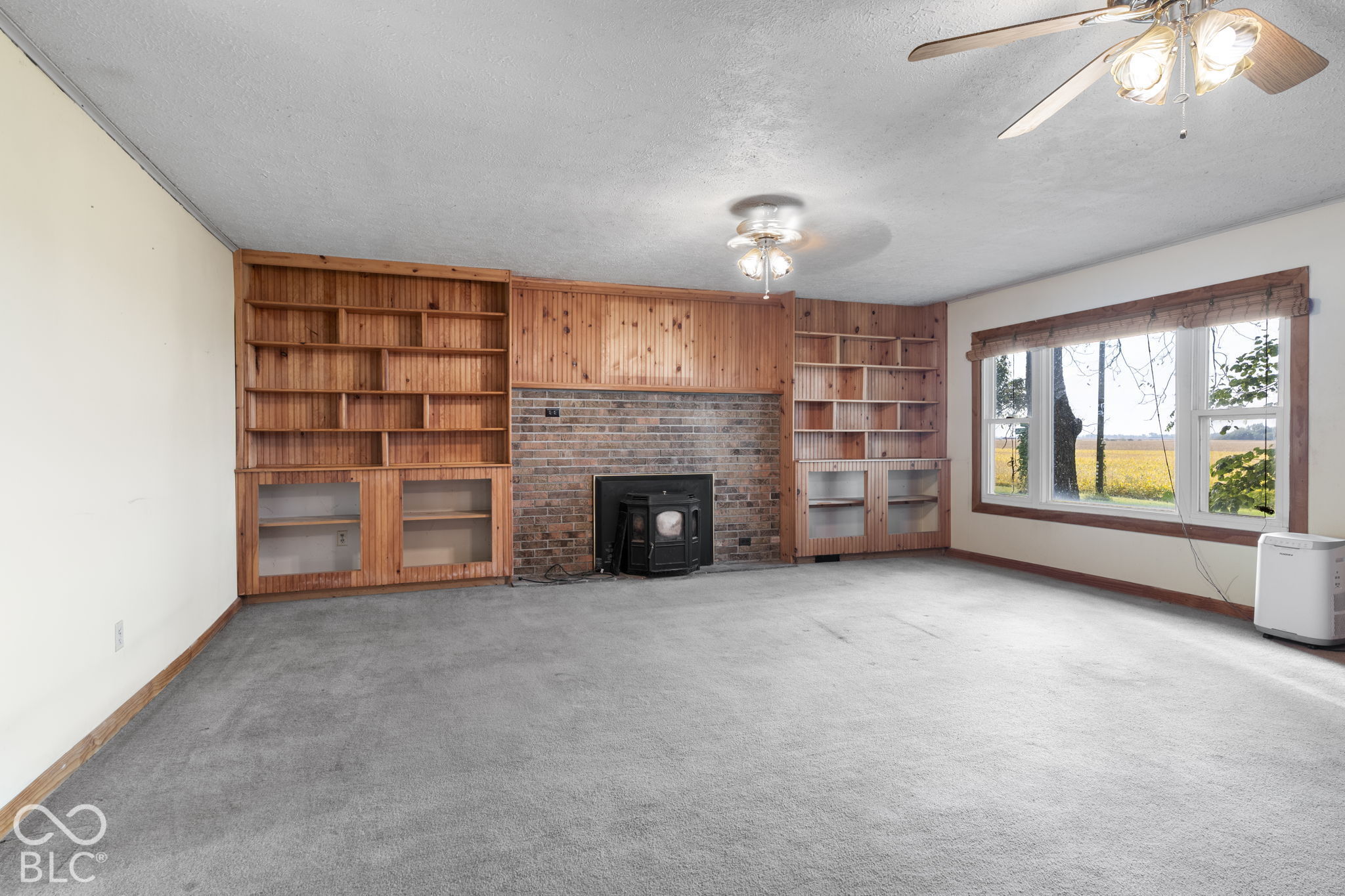 9440 Morrison