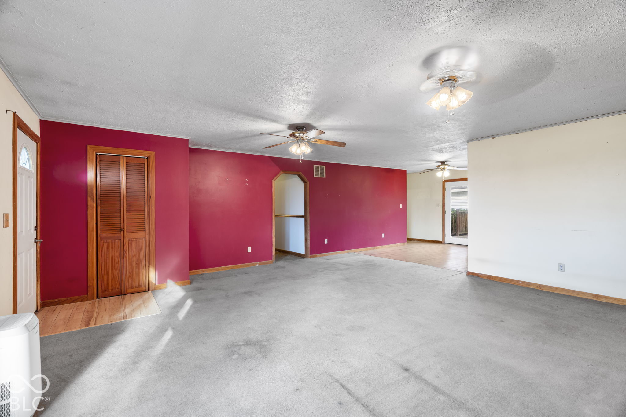 9440 Morrison
