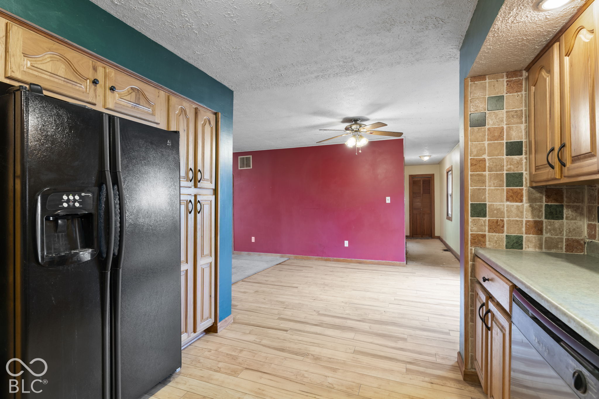 9440 Morrison