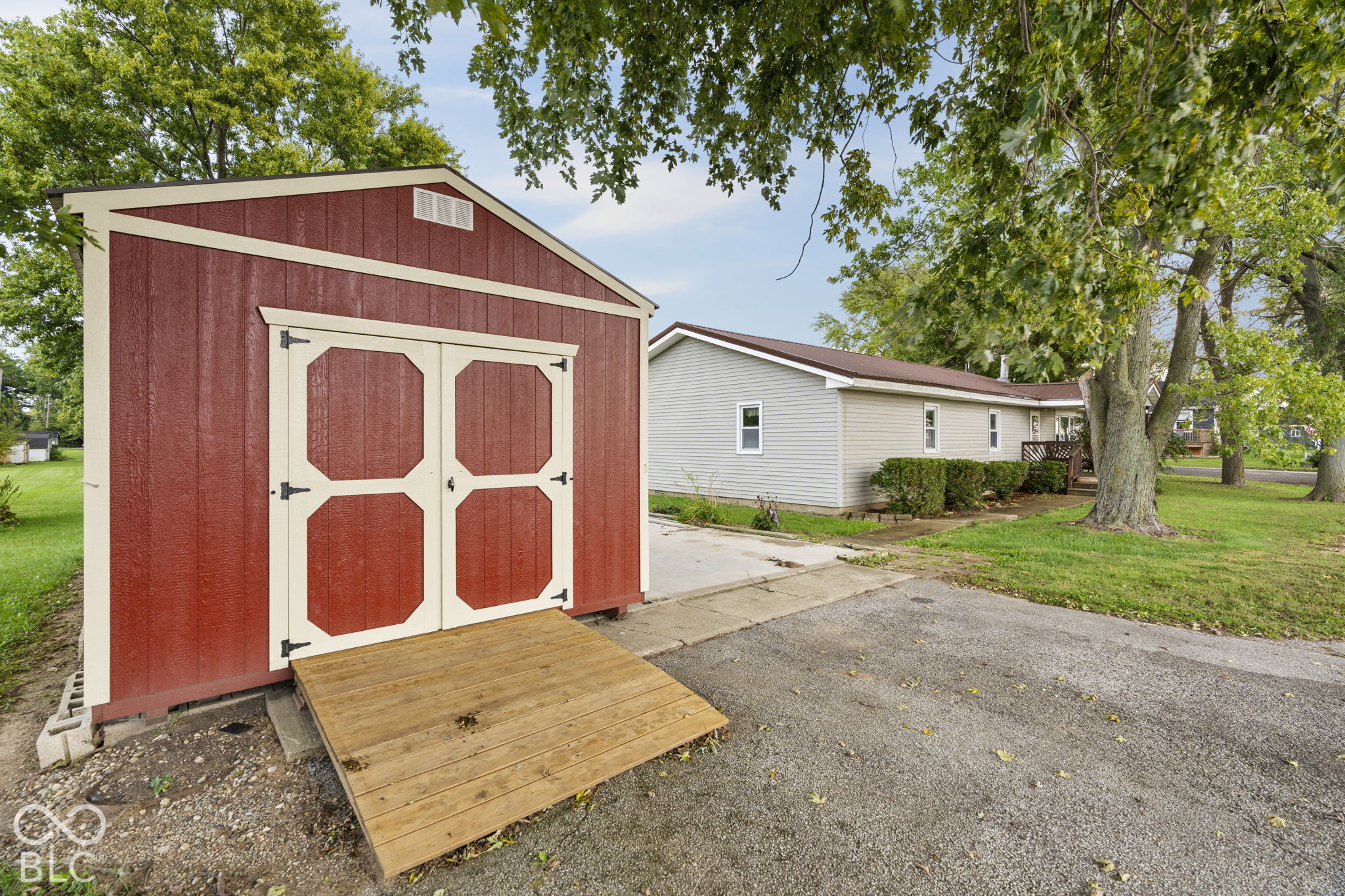 9440 Morrison