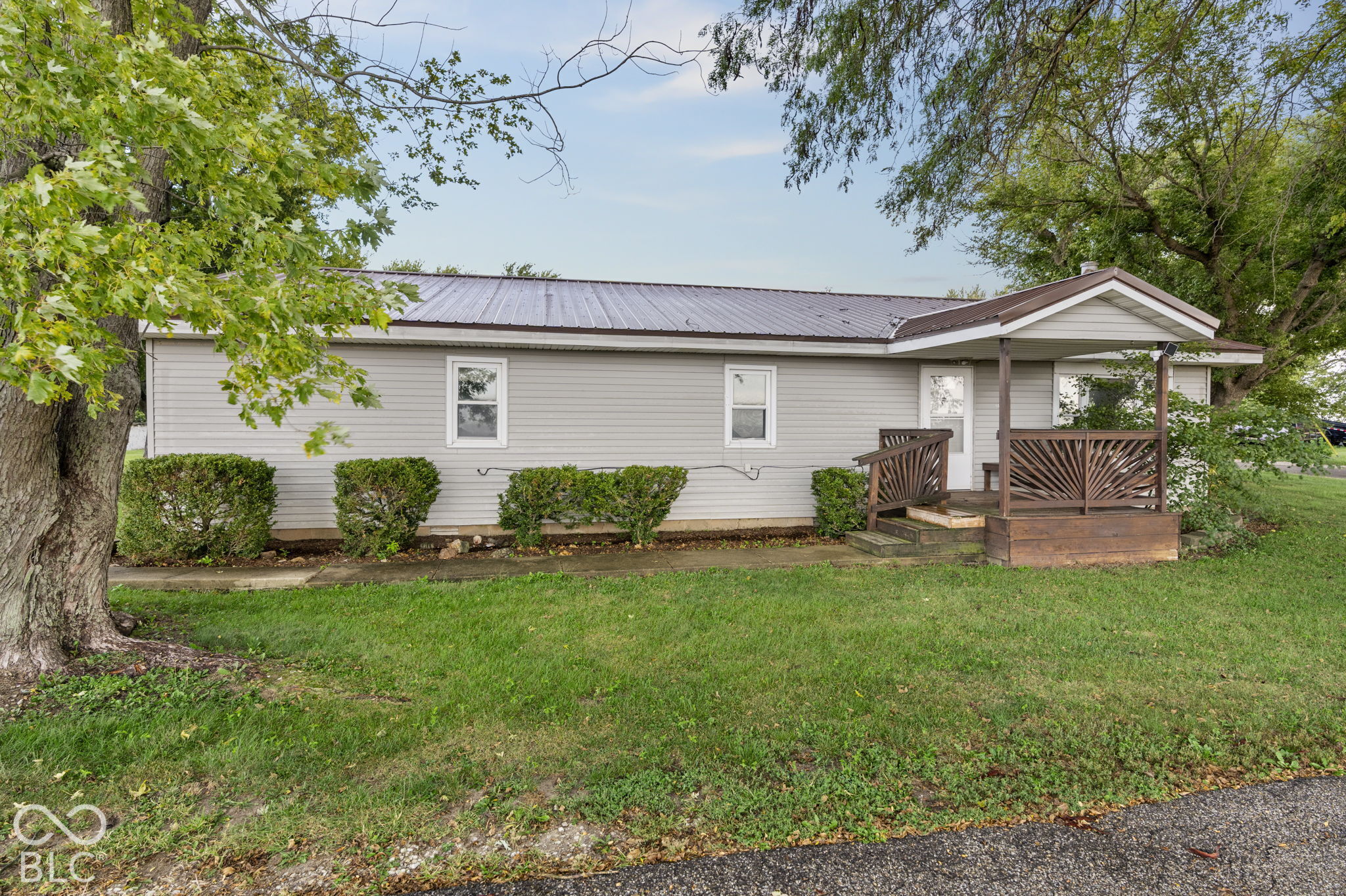 9440 Morrison