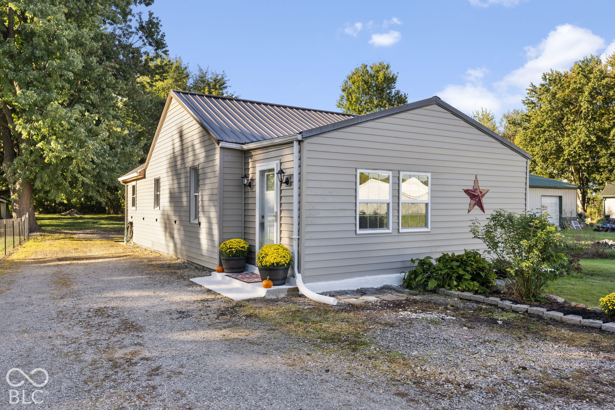 9193 E County Road 600 N