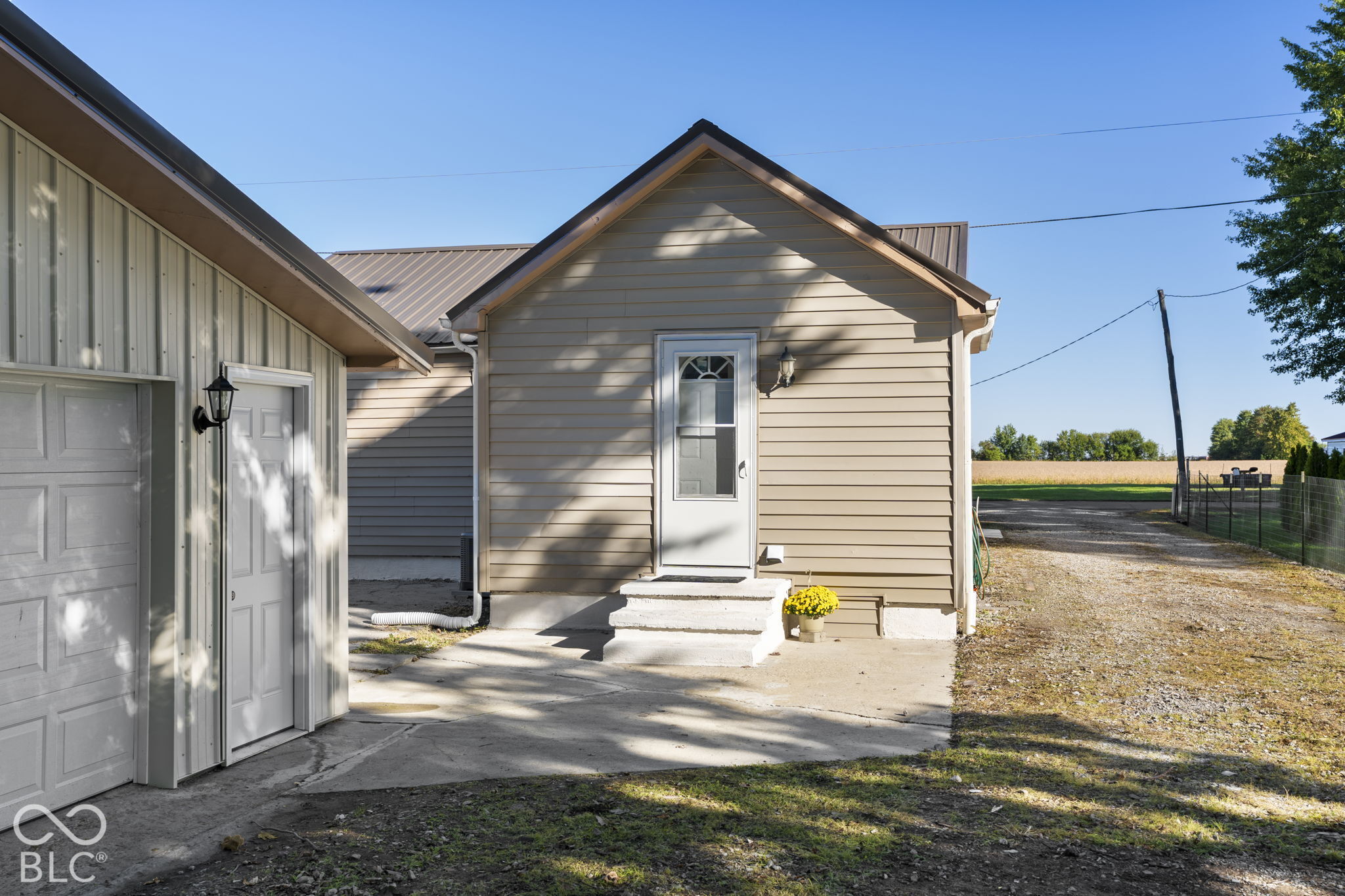 9193 E County Road 600 N