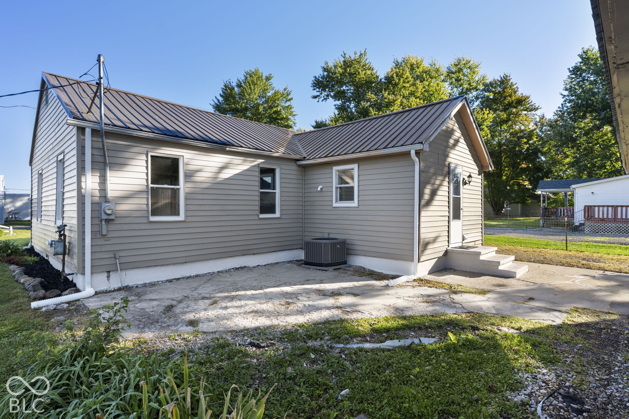 9193 E County Road 600 N