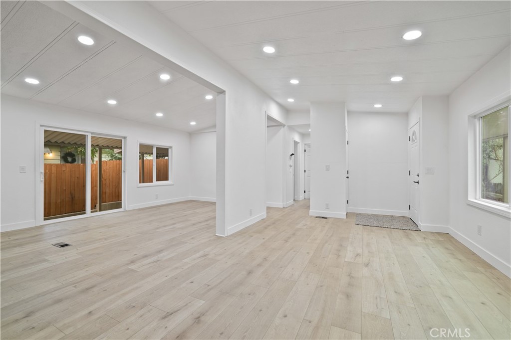 32549 Crescent