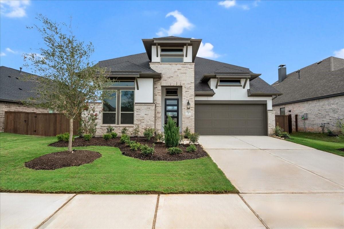 7523 Mariposa Way