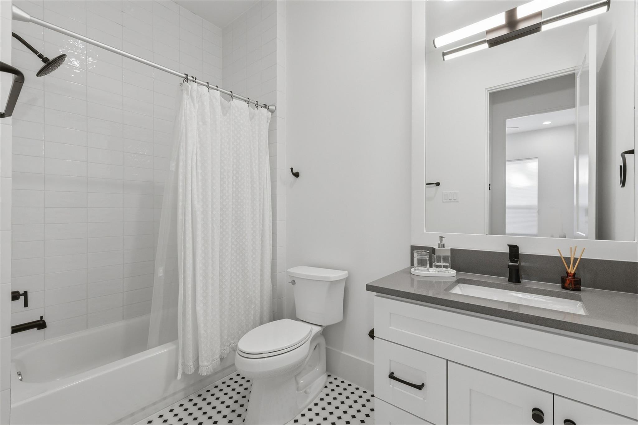 732 W 17th Street