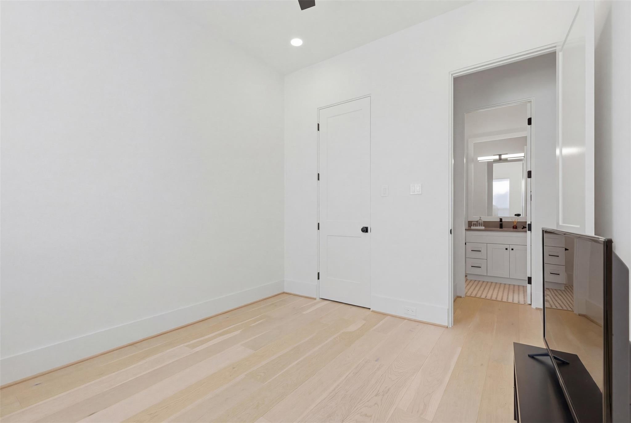 732 W 17th Street