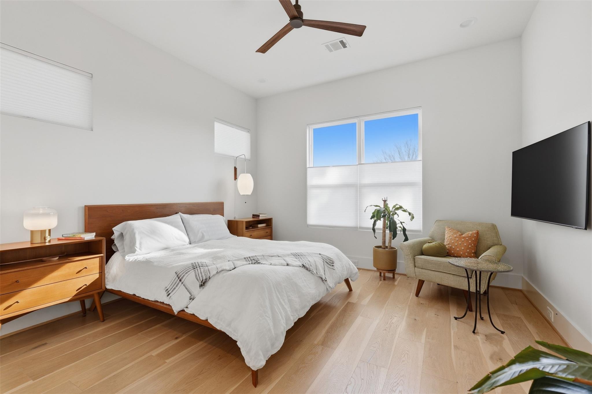 732 W 17th Street
