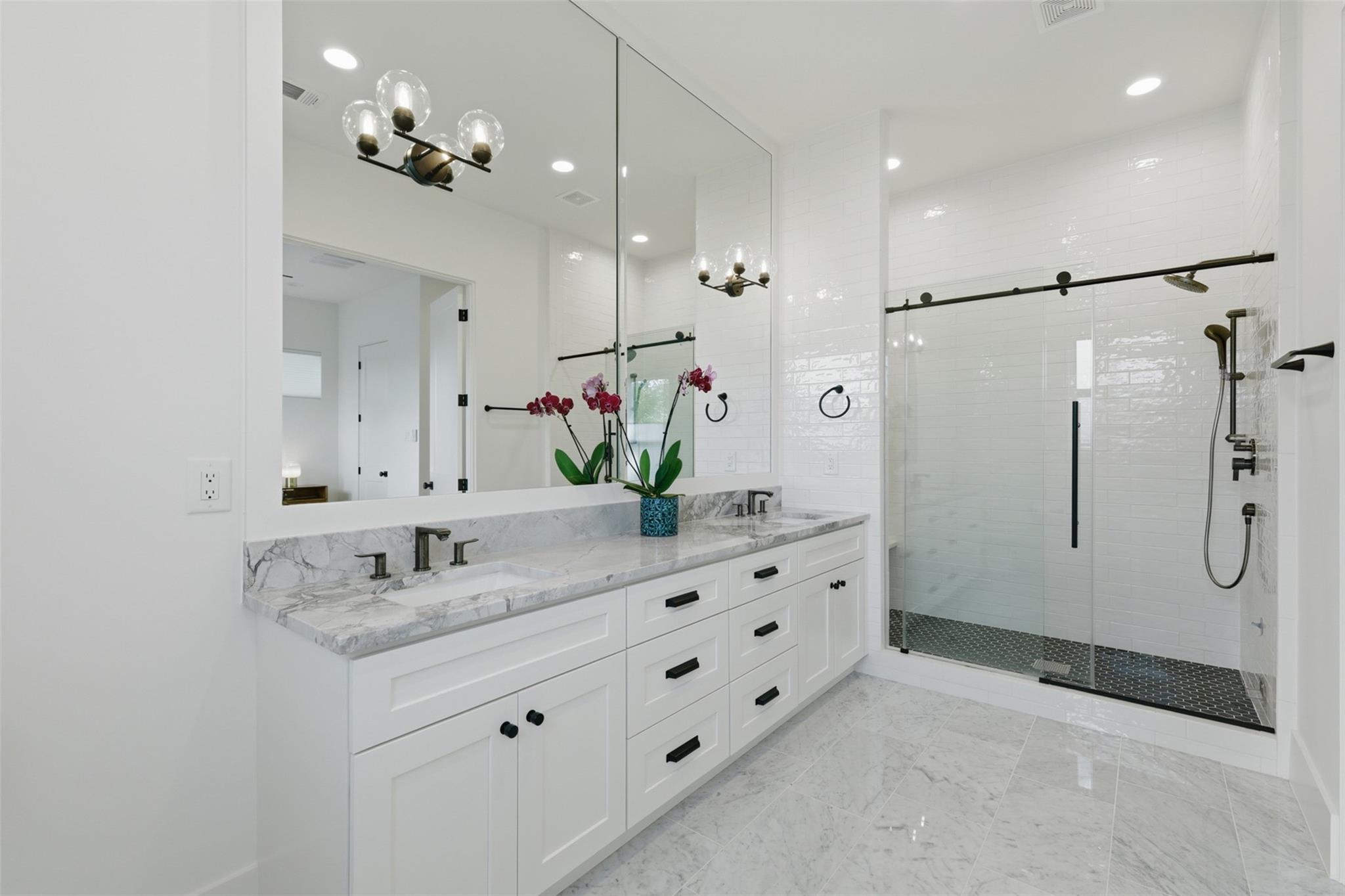 732 W 17th Street