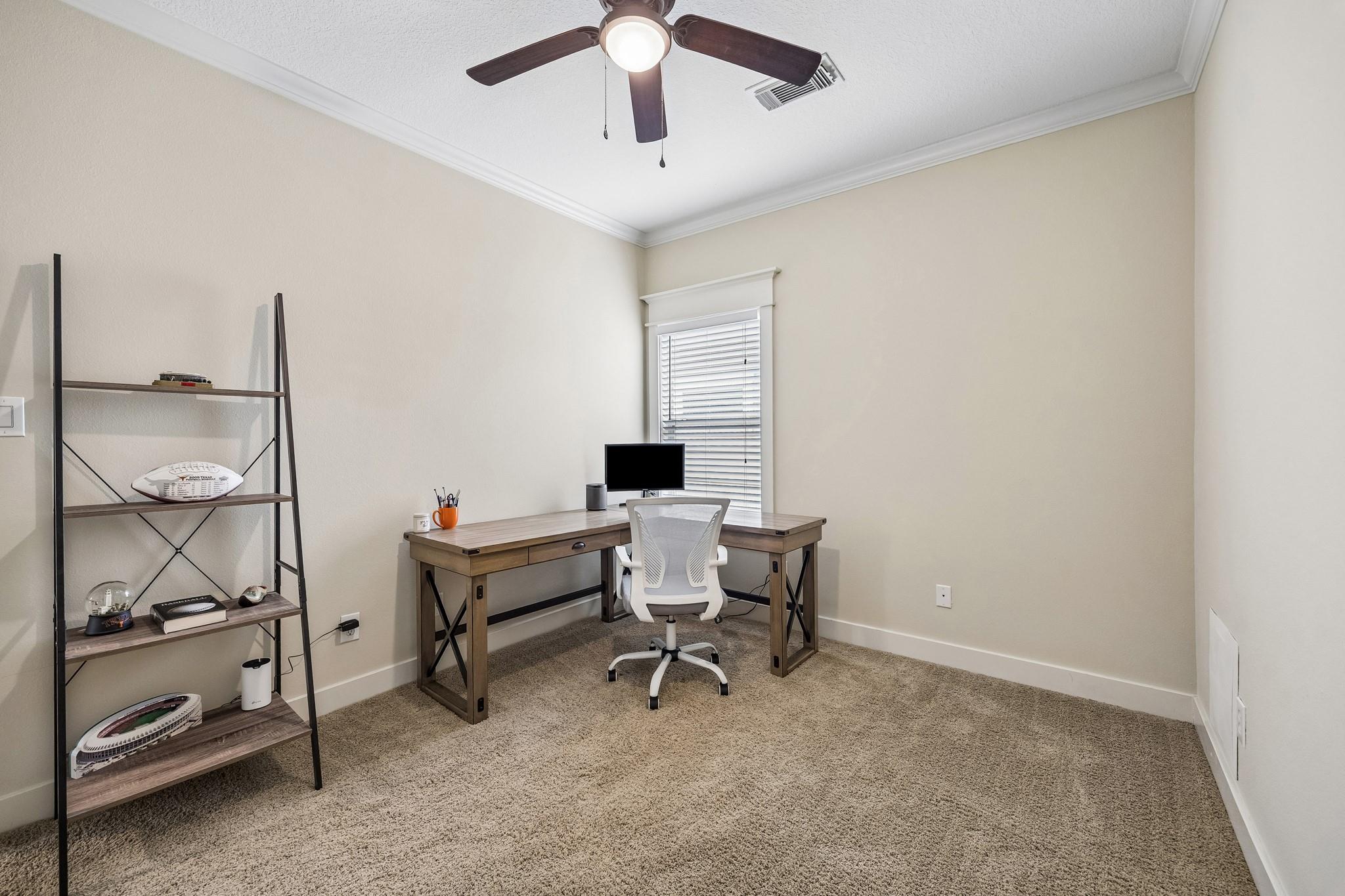 1017 W 16th Street W