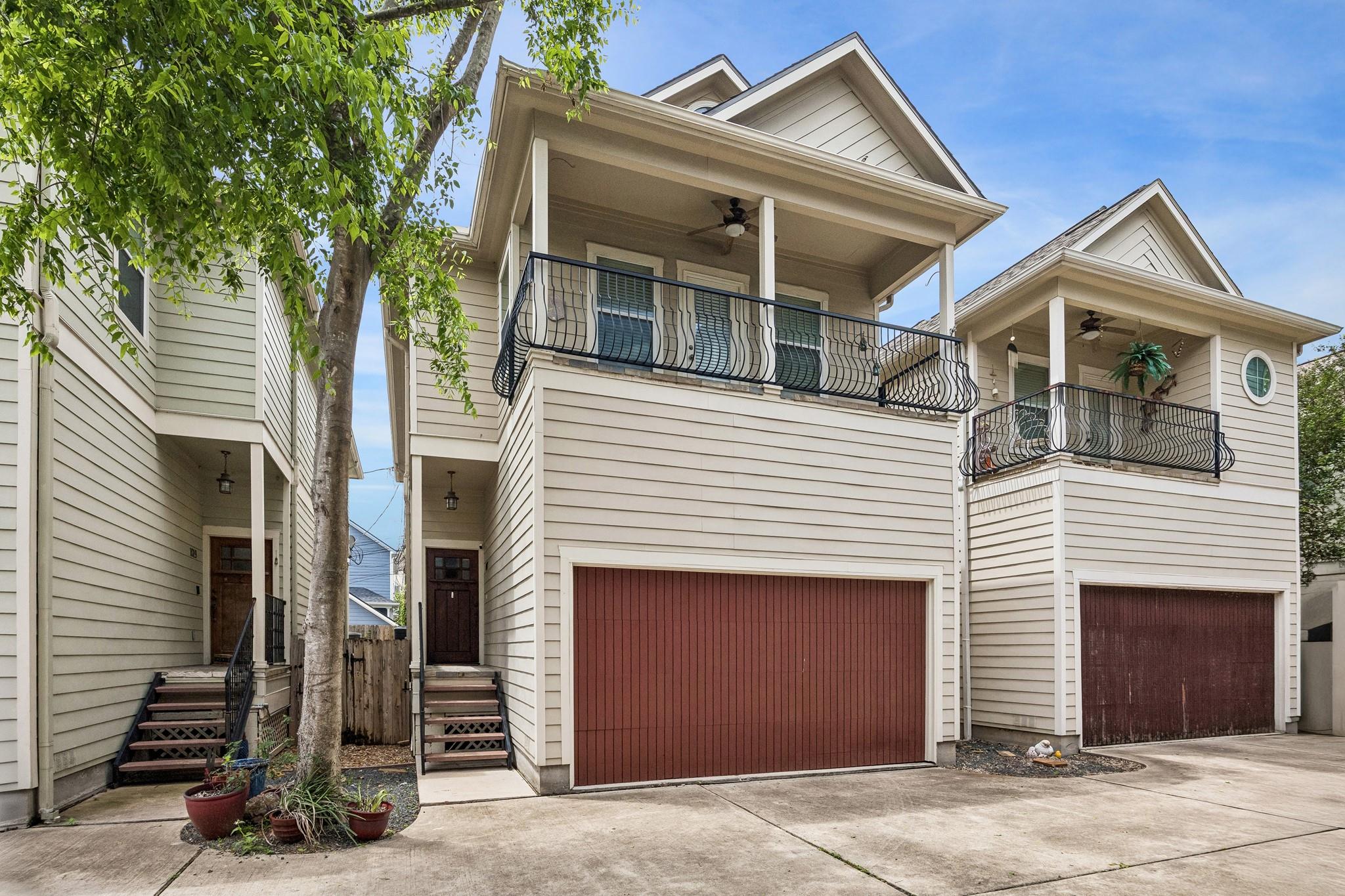 1017 W 16th Street W