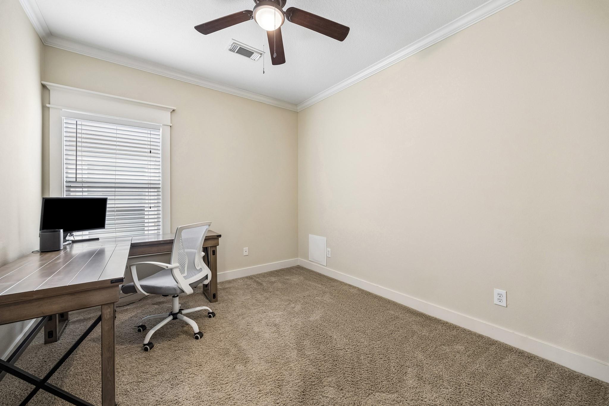 1017 W 16th Street W