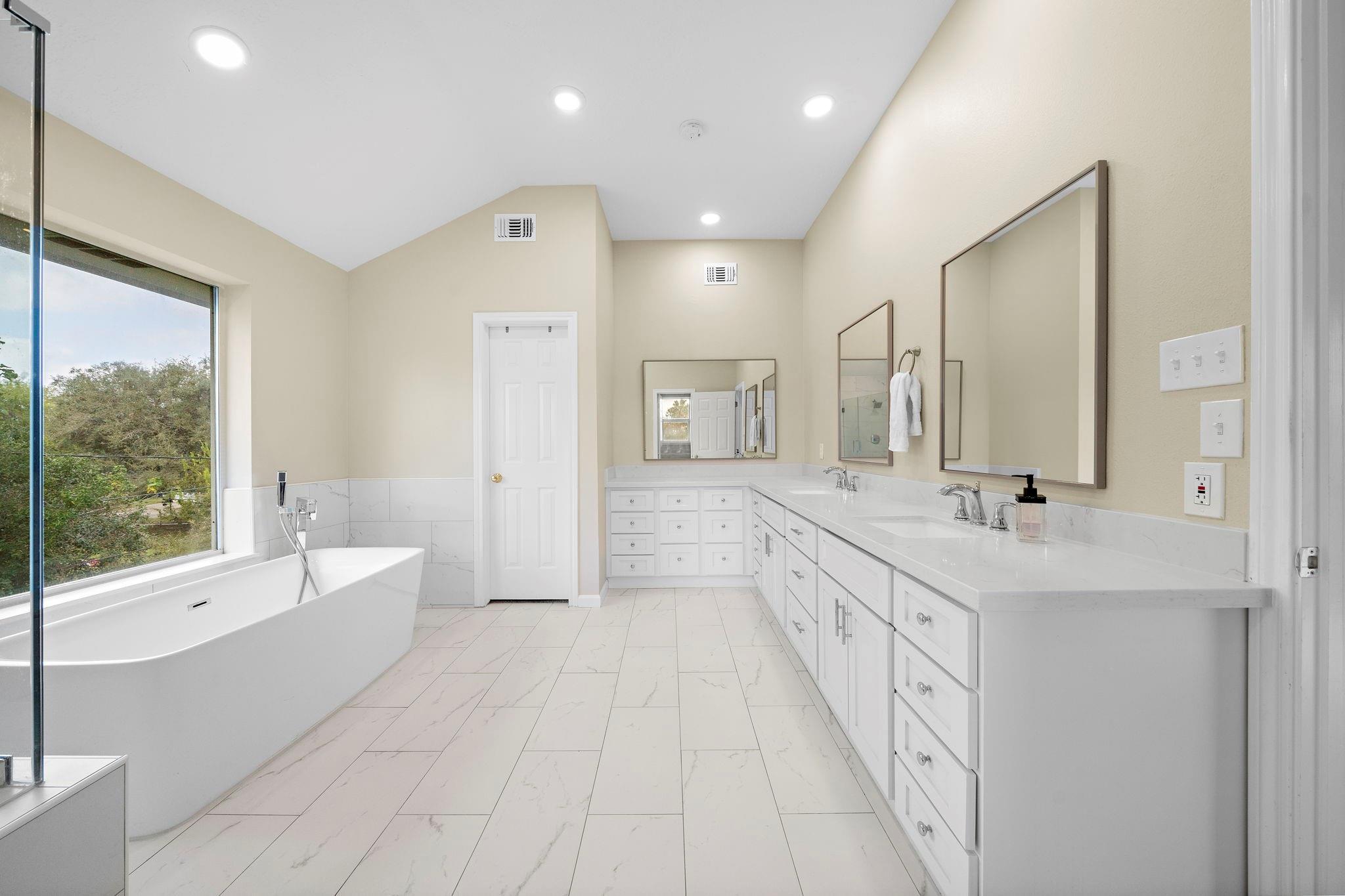 2523 Baycrest Drive